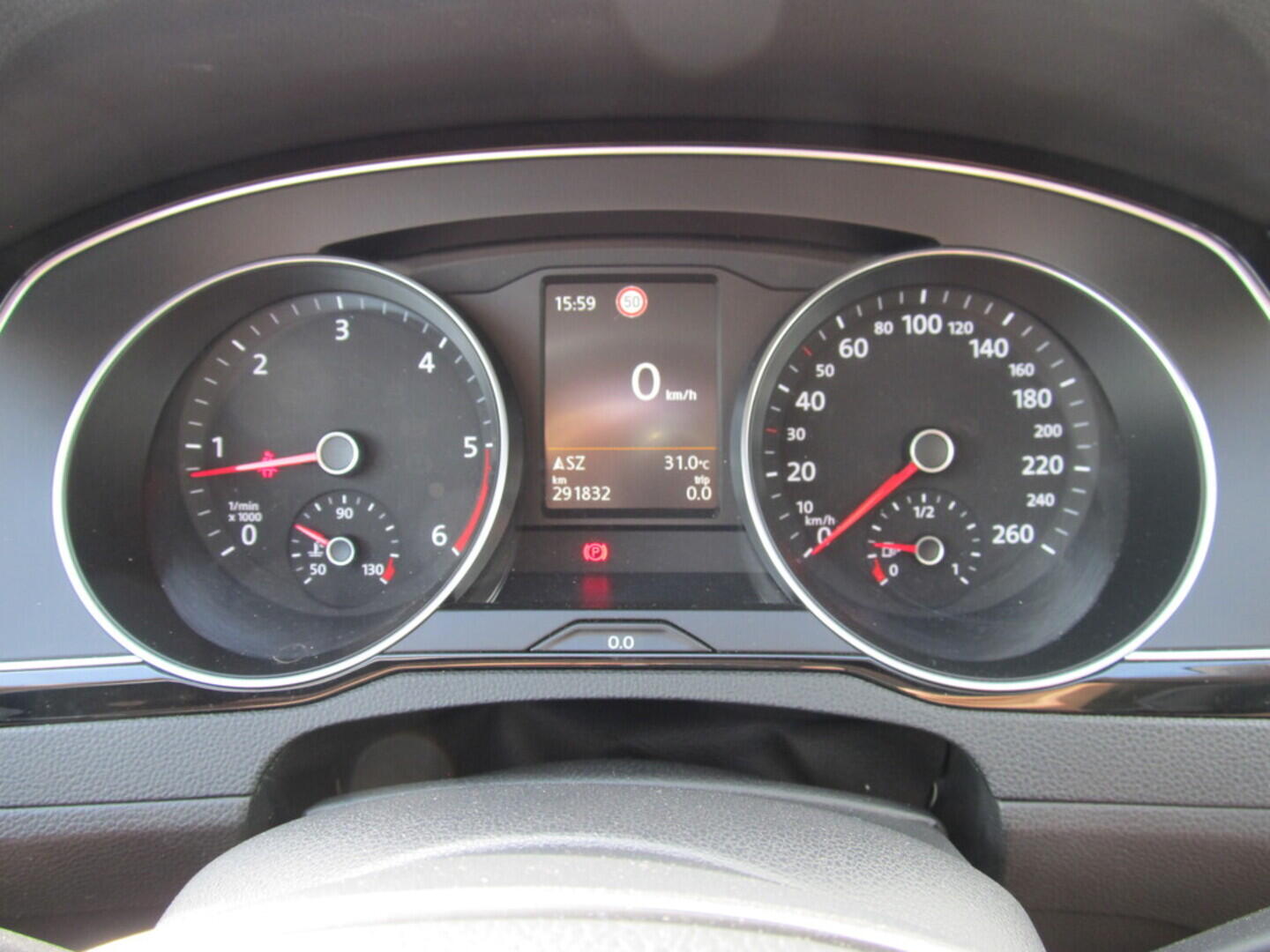 O619V07052_18.webp_PASSAT Highline 2.0 TDI 110 kW manuál
