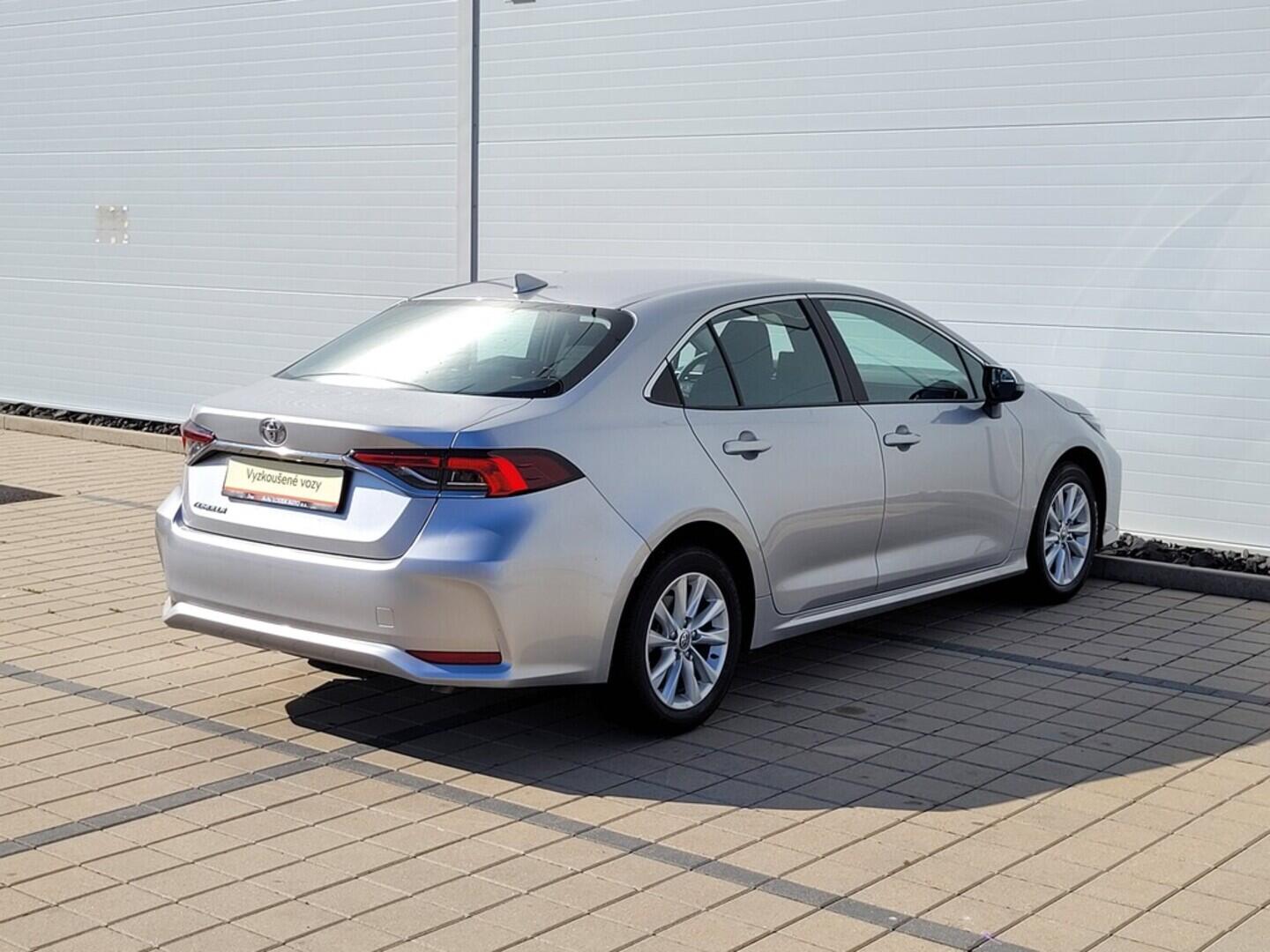 O619V07054_14.webp_COROLLA Comfort 1.5 Dynamic Force 92 kW manuál