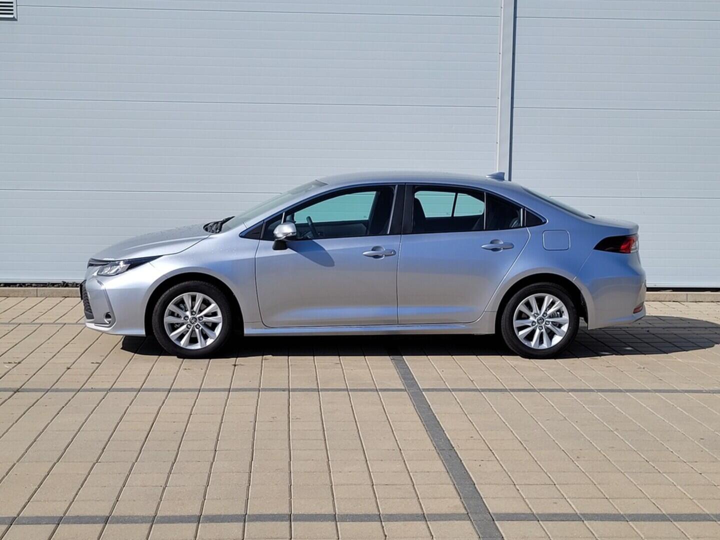 O619V07054_17.webp_COROLLA Comfort 1.5 Dynamic Force 92 kW manuál