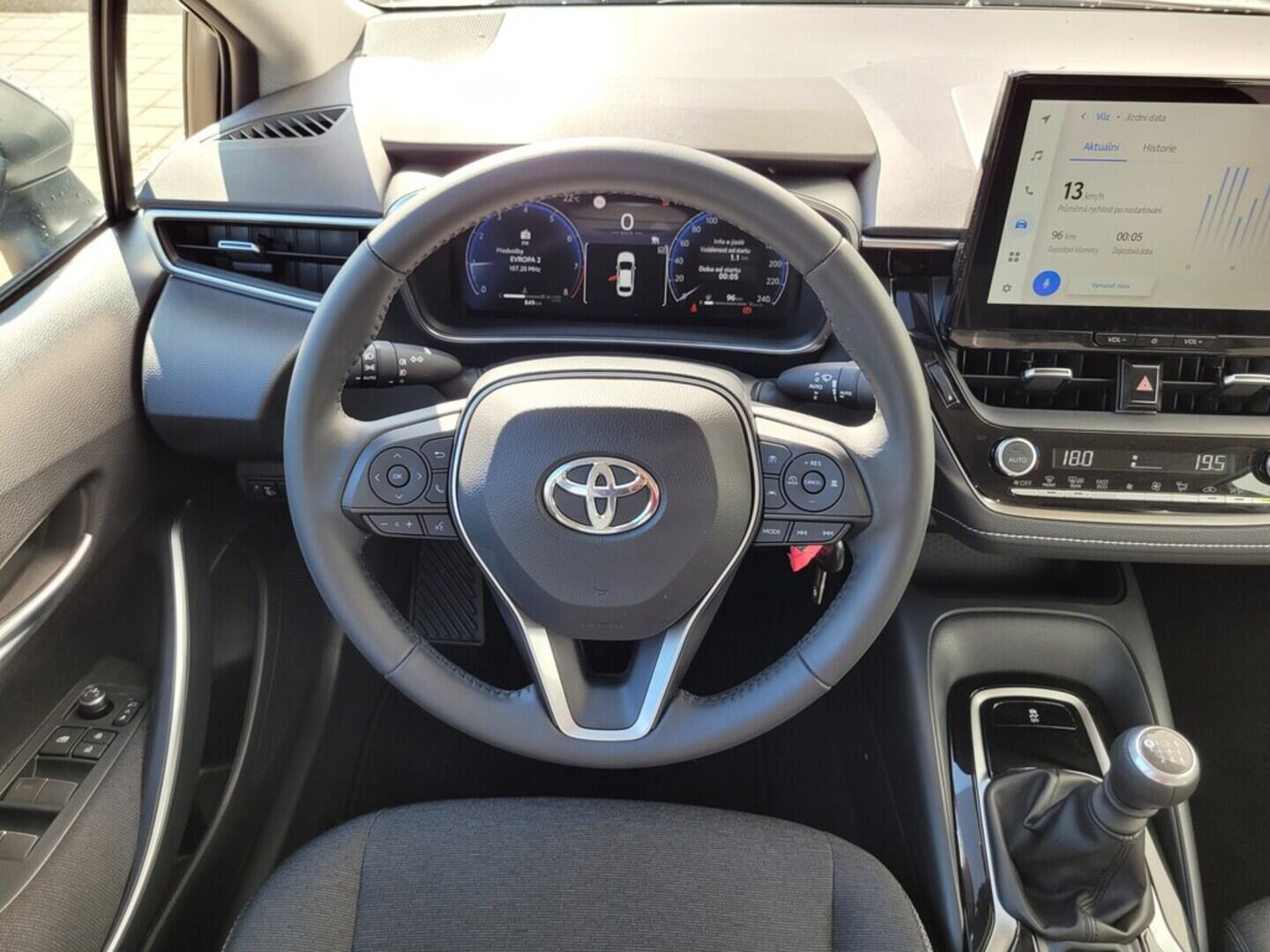 O619V07054_20.webp_COROLLA Comfort 1.5 Dynamic Force 92 kW manuál