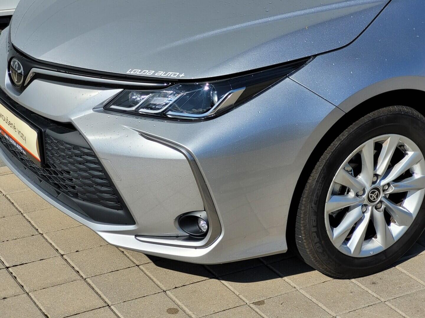 O619V07054_31.webp_COROLLA Comfort 1.5 Dynamic Force 92 kW manuál
