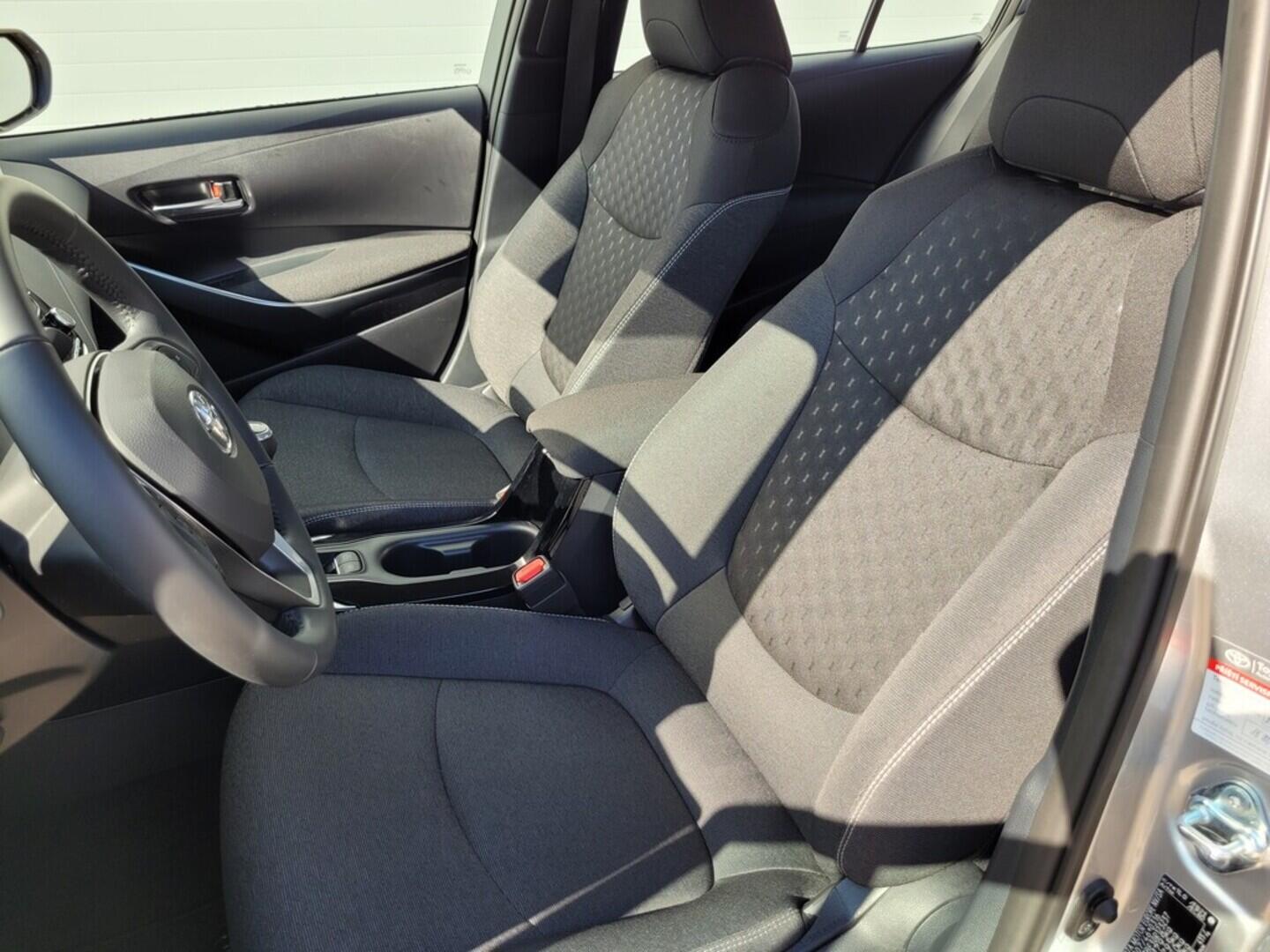 O619V07054_34.webp_COROLLA Comfort 1.5 Dynamic Force 92 kW manuál