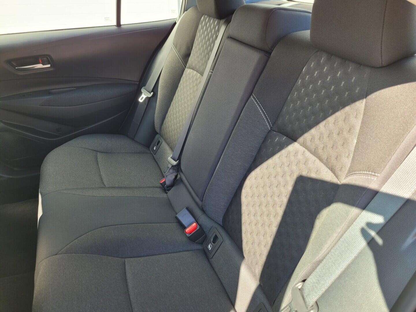 O619V07054_35.webp_COROLLA Comfort 1.5 Dynamic Force 92 kW manuál