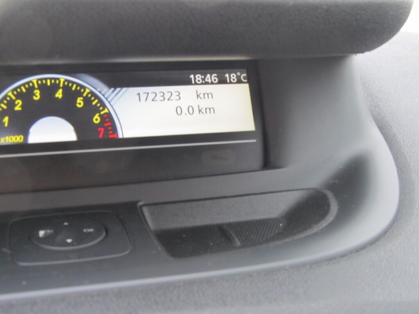 O619V07058_18.webp_SCÉNIC  Advantage 1.6  81 kW manuál