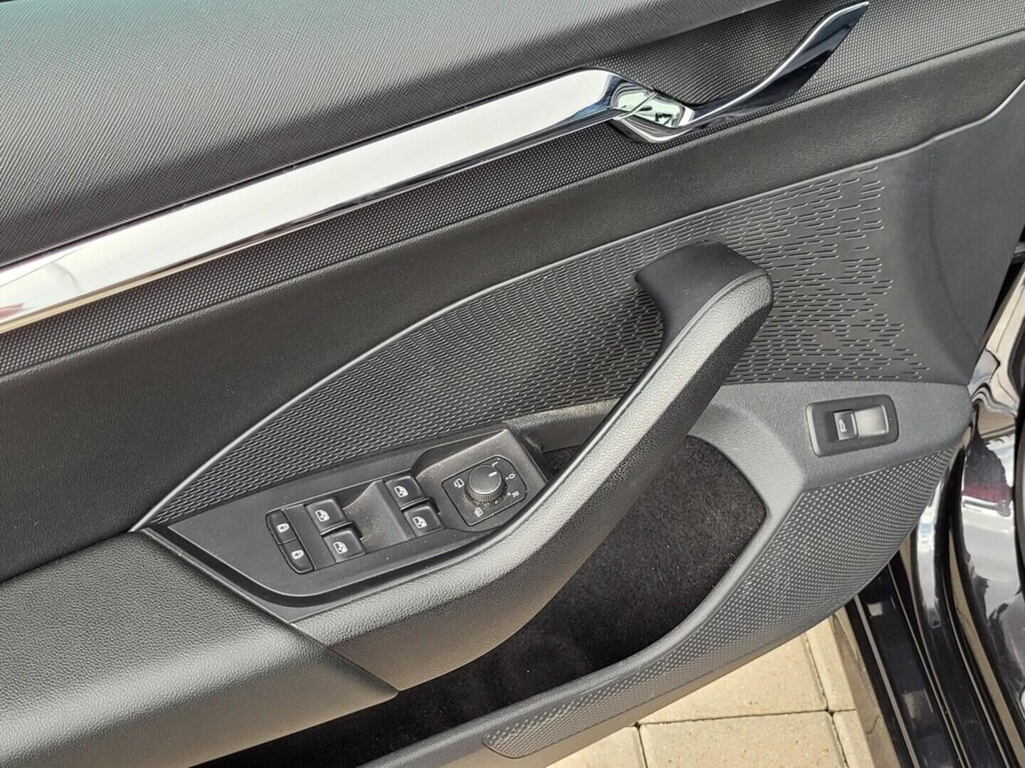 O619V07061_41.webp_OCTAVIA Style 2.0 TDI 110 kW automat, DPH