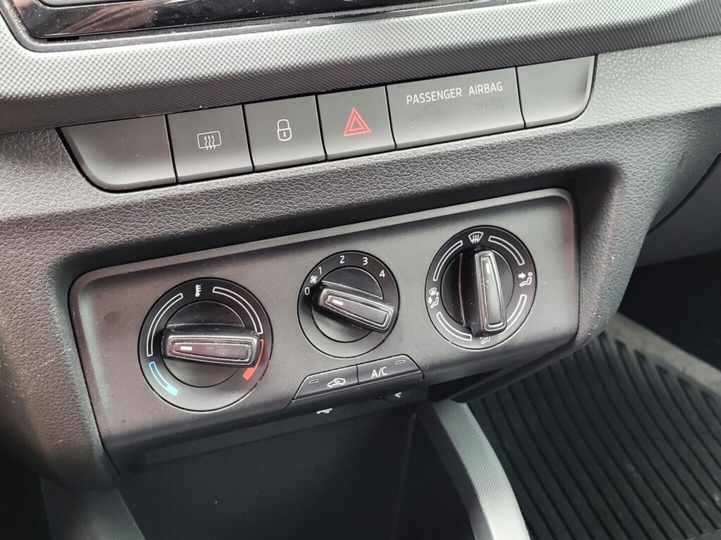 O619V07065_28.webp_FABIA  1.0 TSI 70 kW manuál, DPH