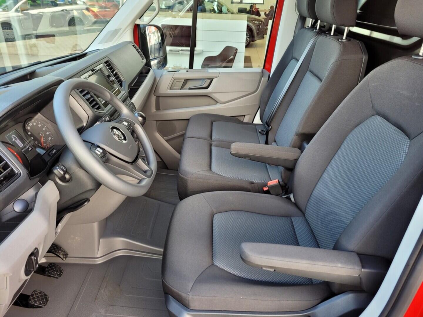O619V07072_19.webp_CRAFTER - SKŘÍŇOVÝ VŮZ   2.0 TDI 103 kW manuál, DPH