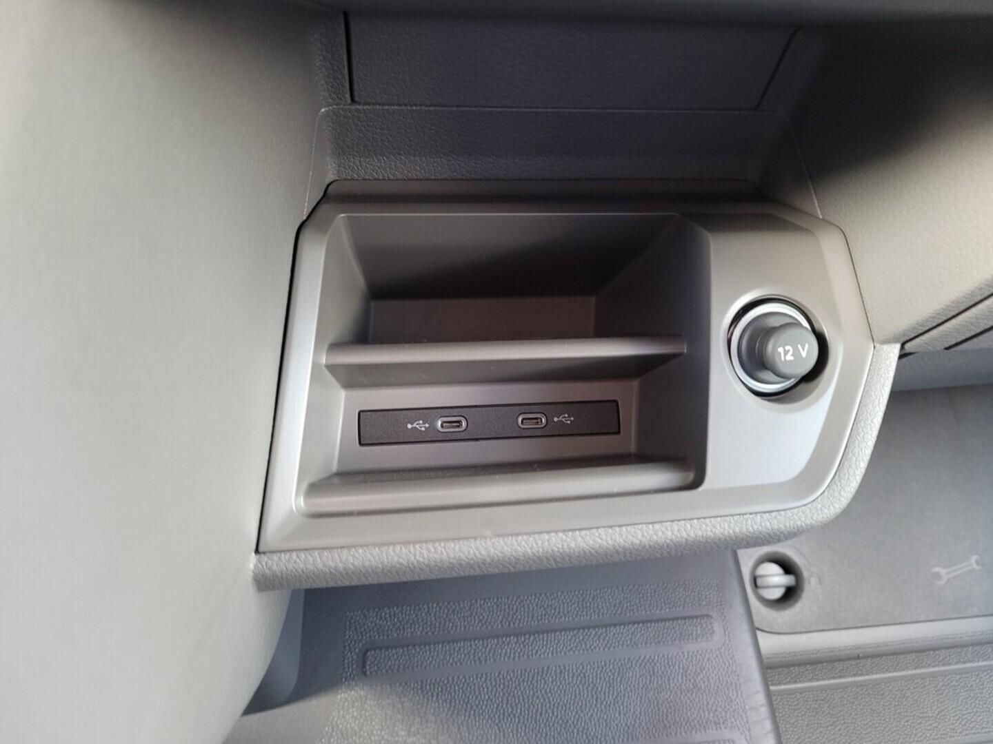 O619V07072_24.webp_CRAFTER - SKŘÍŇOVÝ VŮZ   2.0 TDI 103 kW manuál, DPH