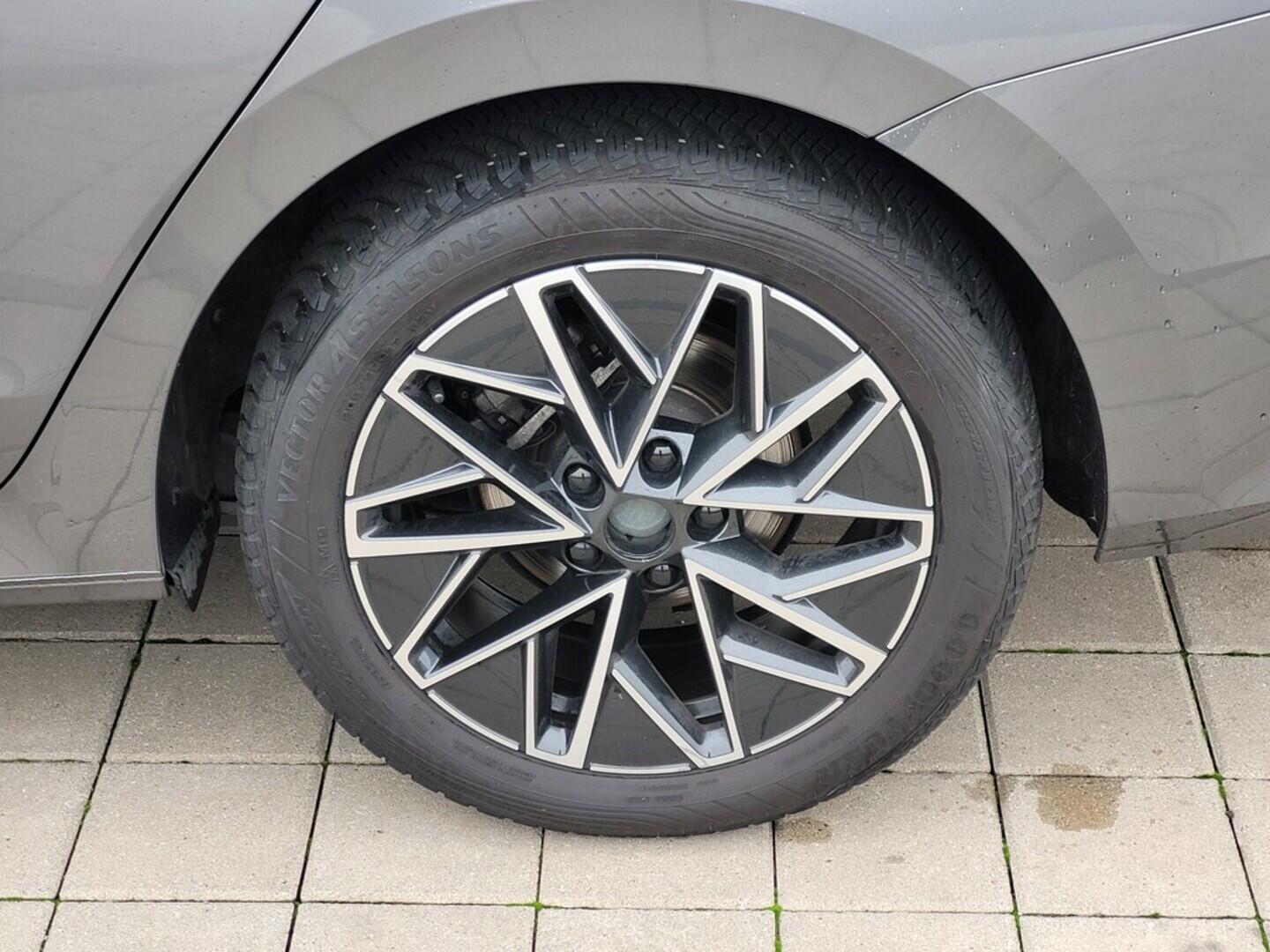 O619V07076_31.webp_OCTAVIA Style 2.0 TDI 110 kW automat, DPH