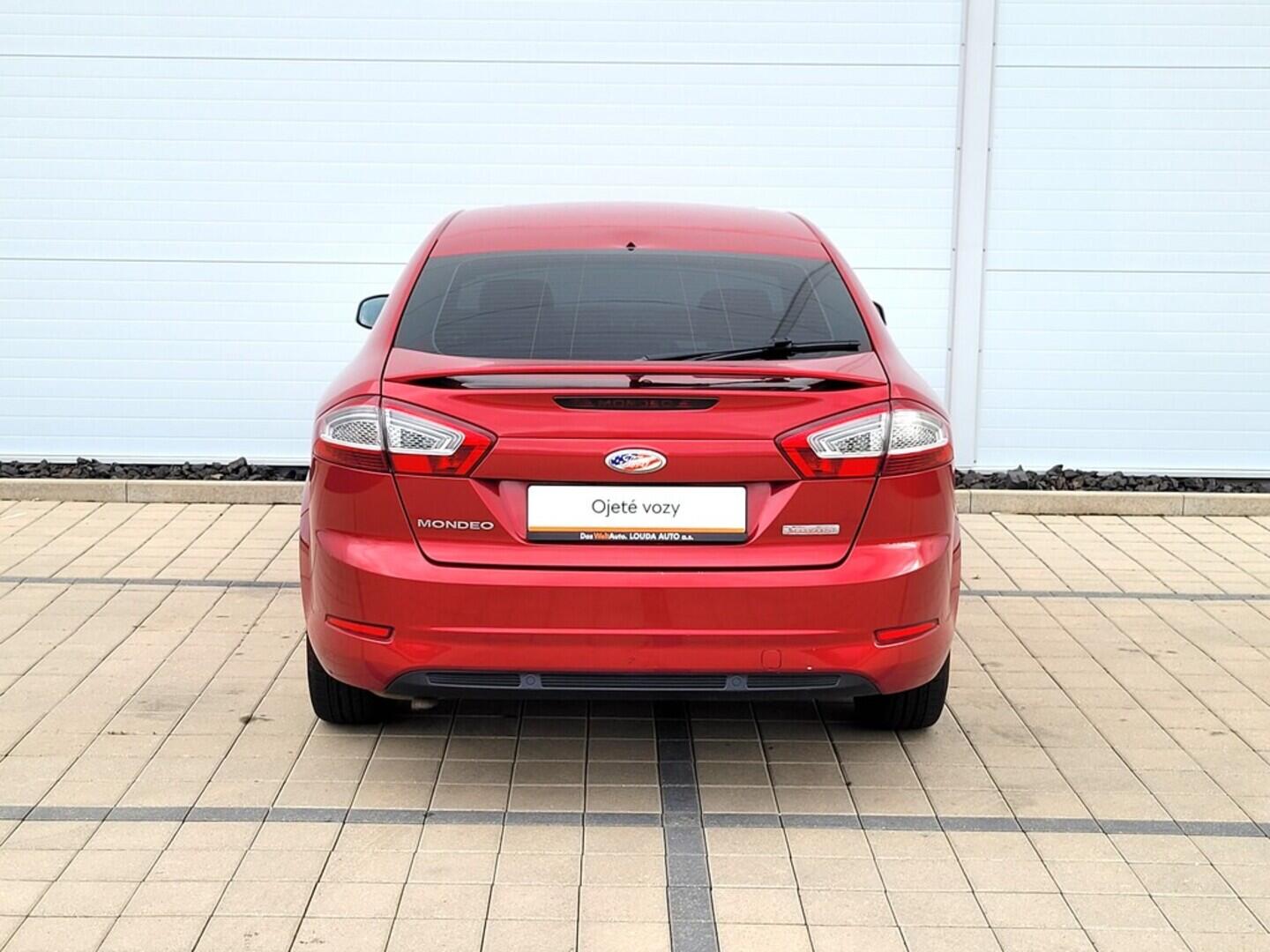 O619V07081_15.webp_MONDEO Titanium 1.6 EcoBoost 118 kW manuál