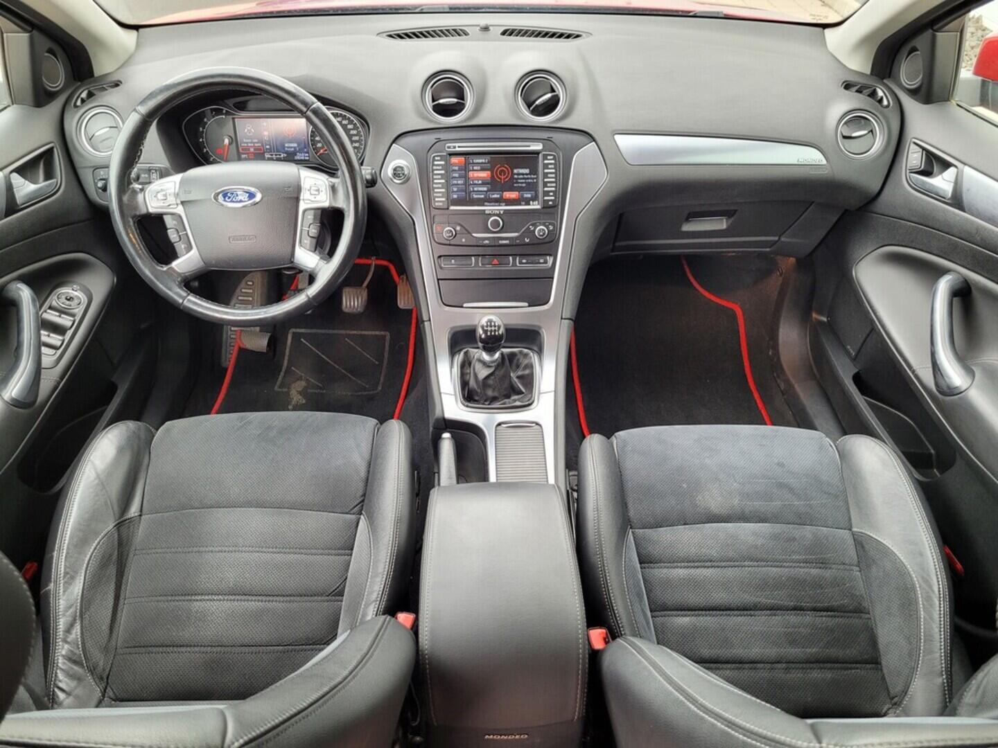 O619V07081_18.webp_MONDEO Titanium 1.6 EcoBoost 118 kW manuál