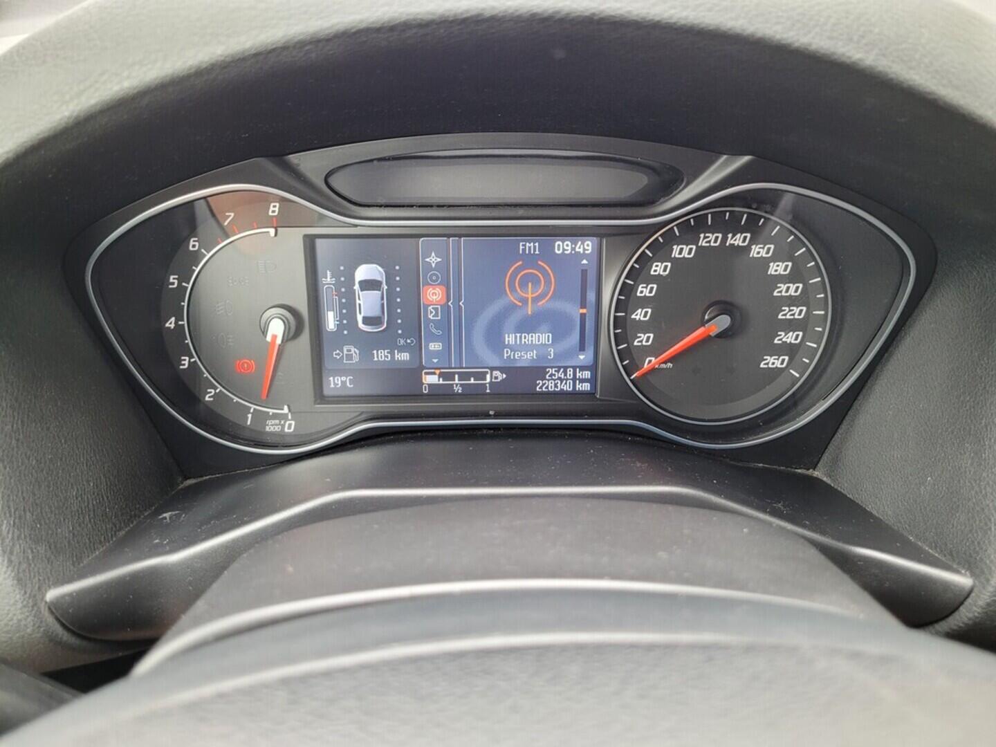 O619V07081_19.webp_MONDEO Titanium 1.6 EcoBoost 118 kW manuál