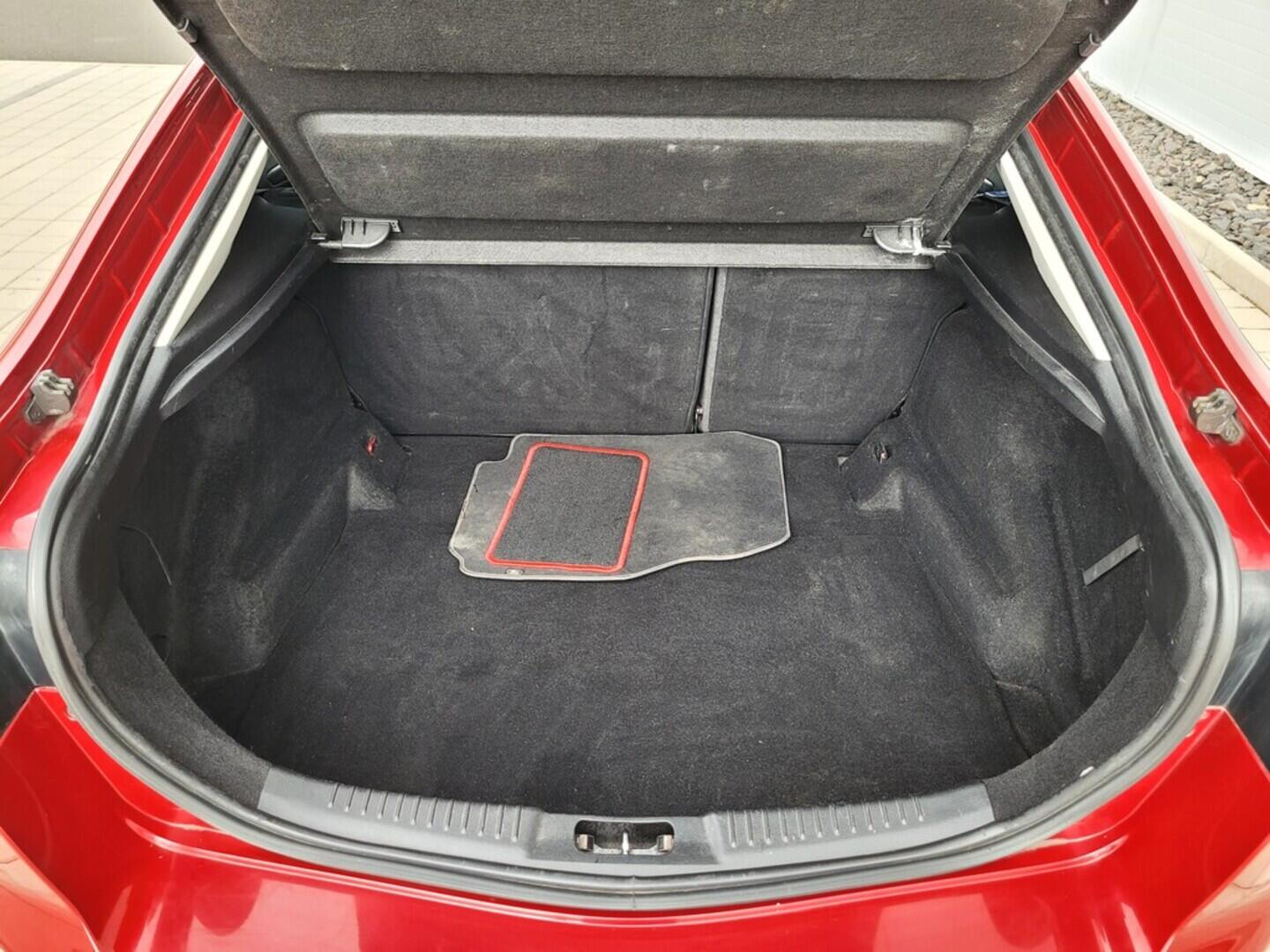 O619V07081_21.webp_MONDEO Titanium 1.6 EcoBoost 118 kW manuál