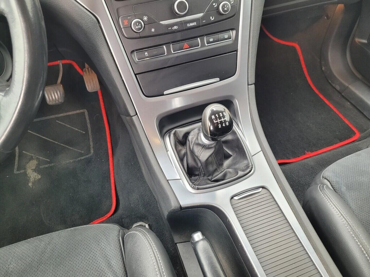 O619V07081_22.webp_MONDEO Titanium 1.6 EcoBoost 118 kW manuál