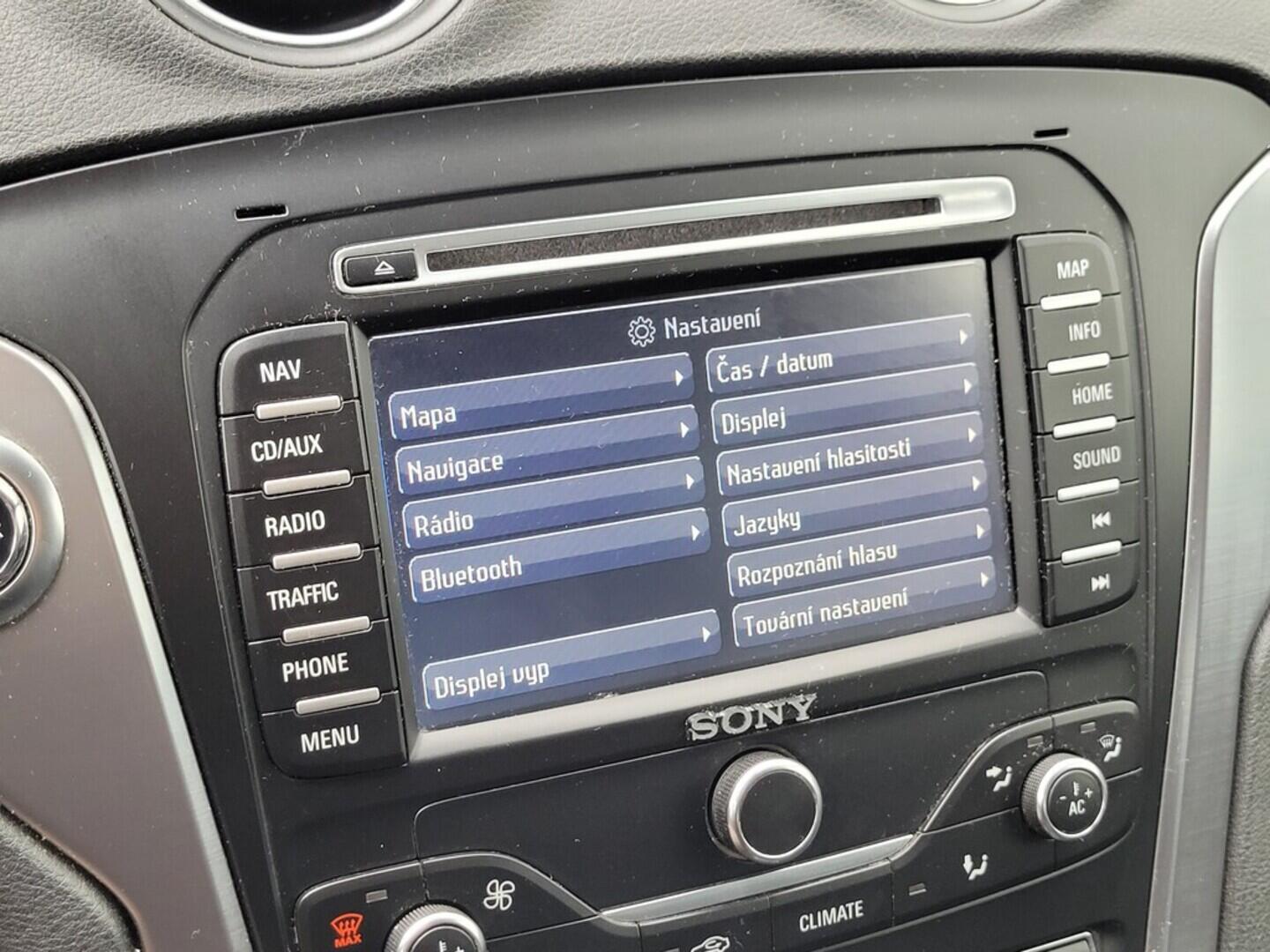 O619V07081_28.webp_MONDEO Titanium 1.6 EcoBoost 118 kW manuál
