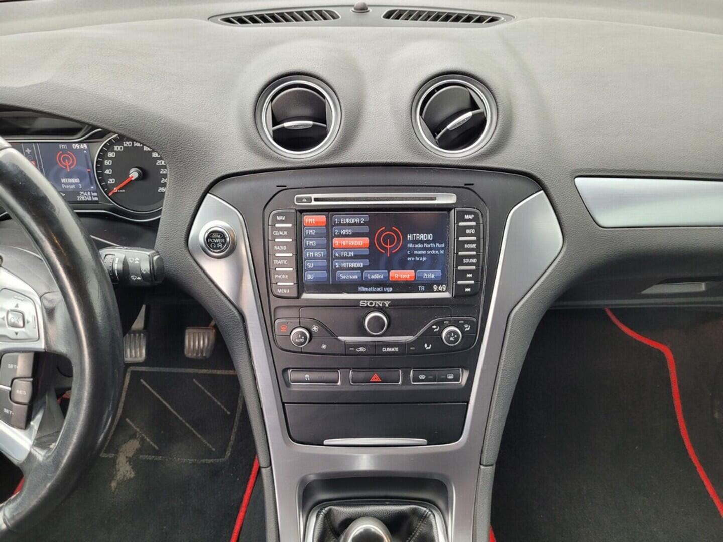O619V07081_38.webp_MONDEO Titanium 1.6 EcoBoost 118 kW manuál