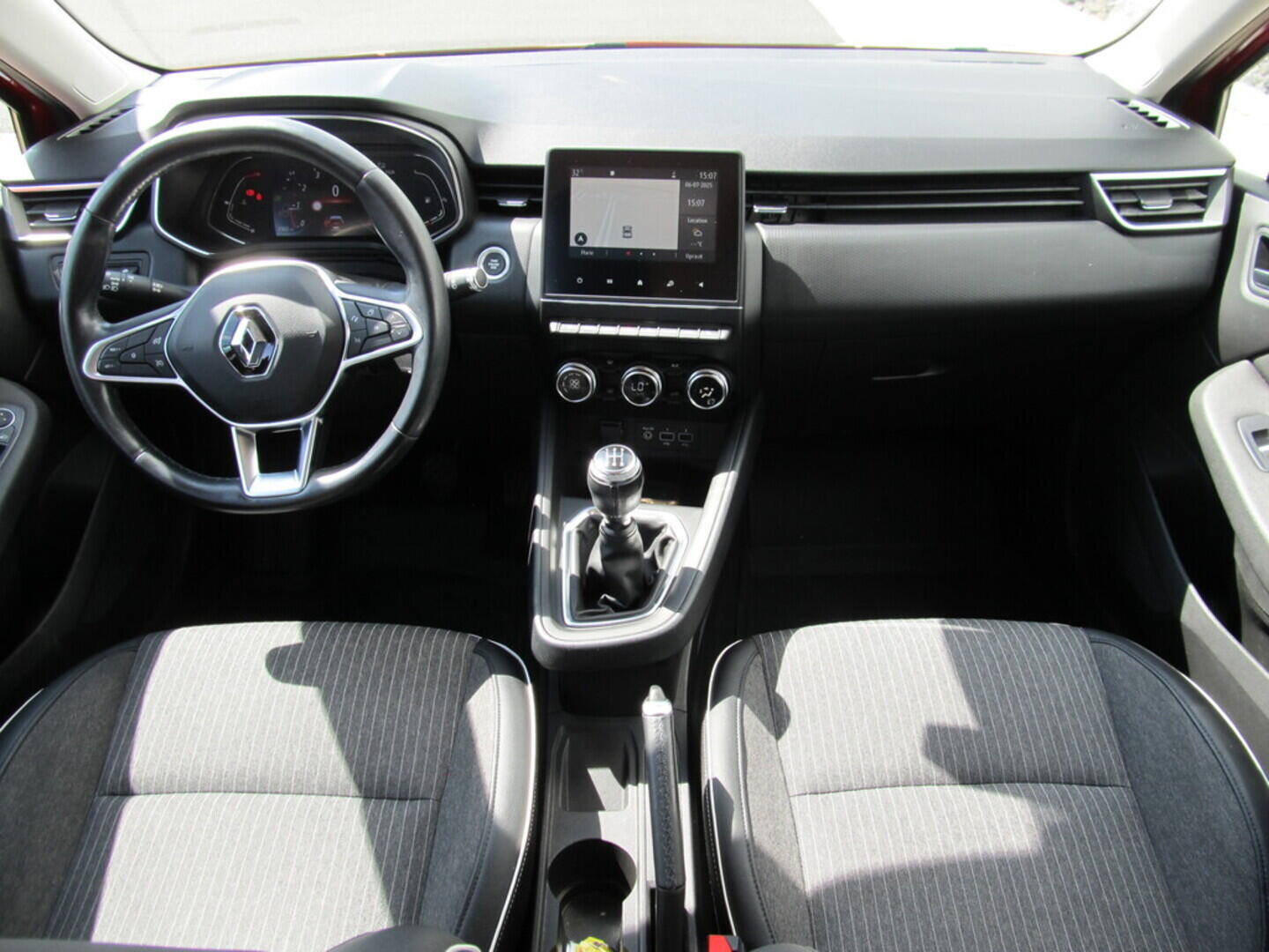 O619V07082_19.webp_CLIO Intens 1.0 TCe 74 kW manuál