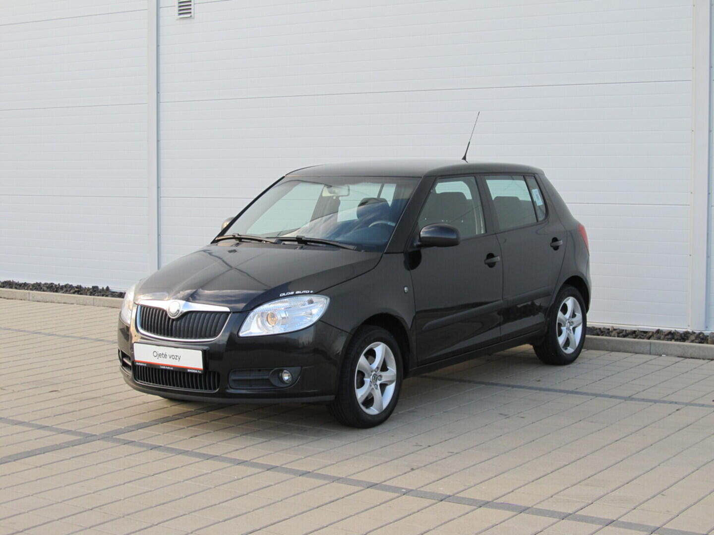 O619V07090_10.webp_FABIA Elegance 1.4 16V 63 kW manuál