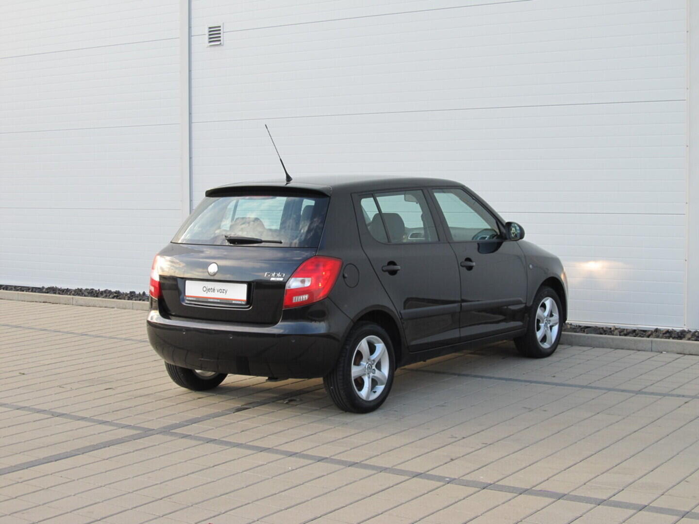 O619V07090_11.webp_FABIA Elegance 1.4 16V 63 kW manuál