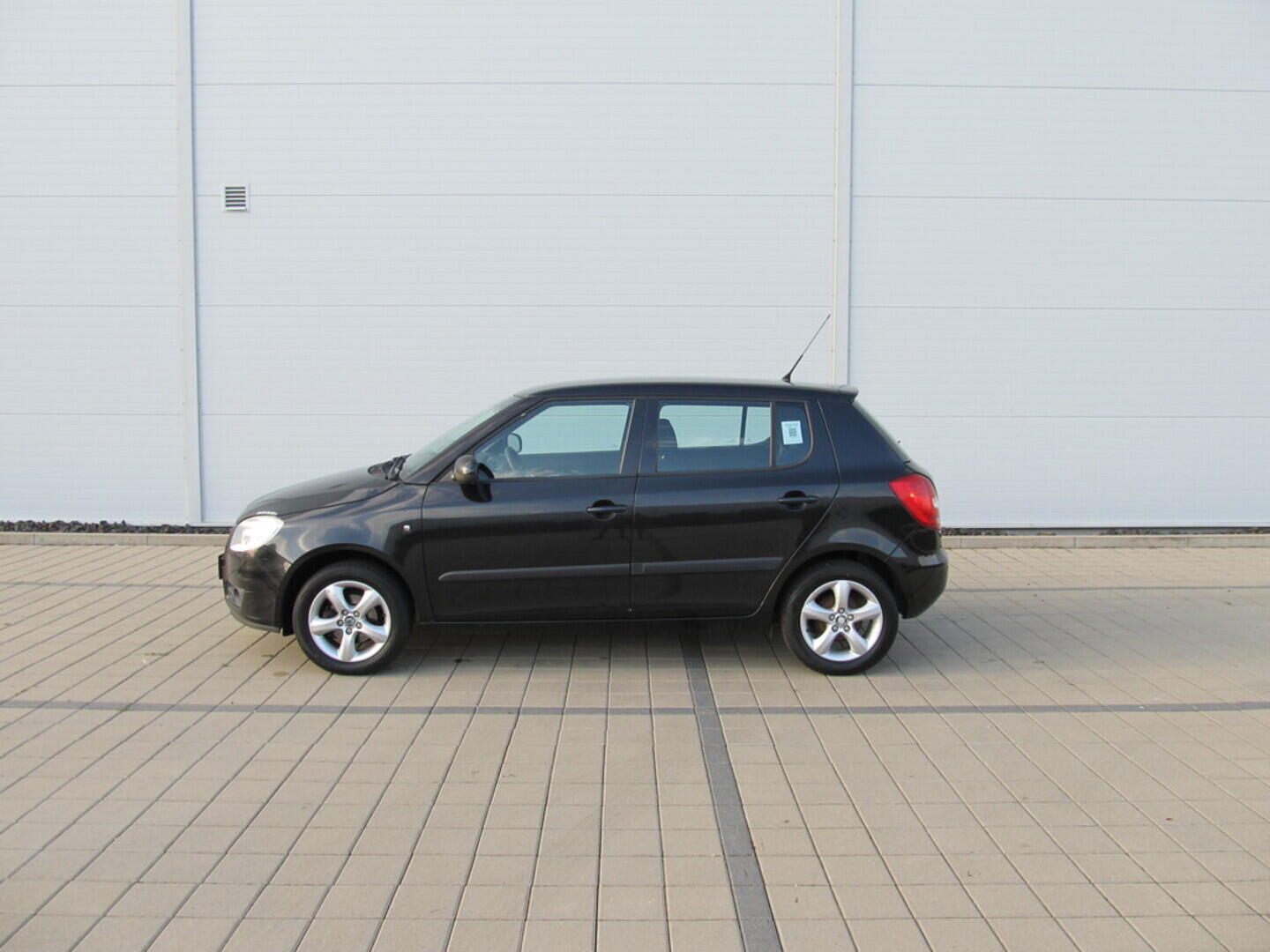 O619V07090_12.webp_FABIA Elegance 1.4 16V 63 kW manuál