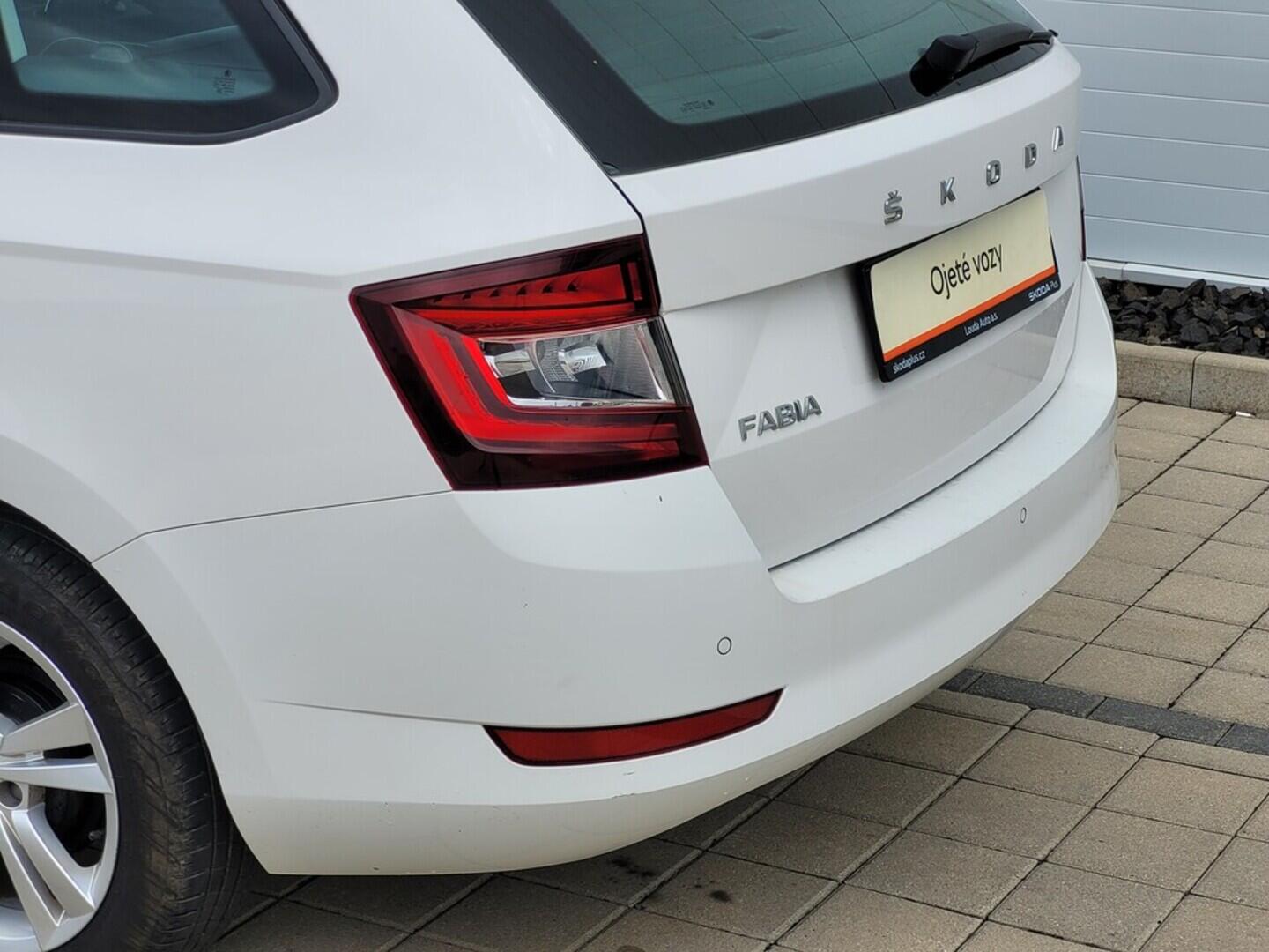 O619V07091_29.webp_FABIA Style 1.0 TSI 70 kW manuál, DPH