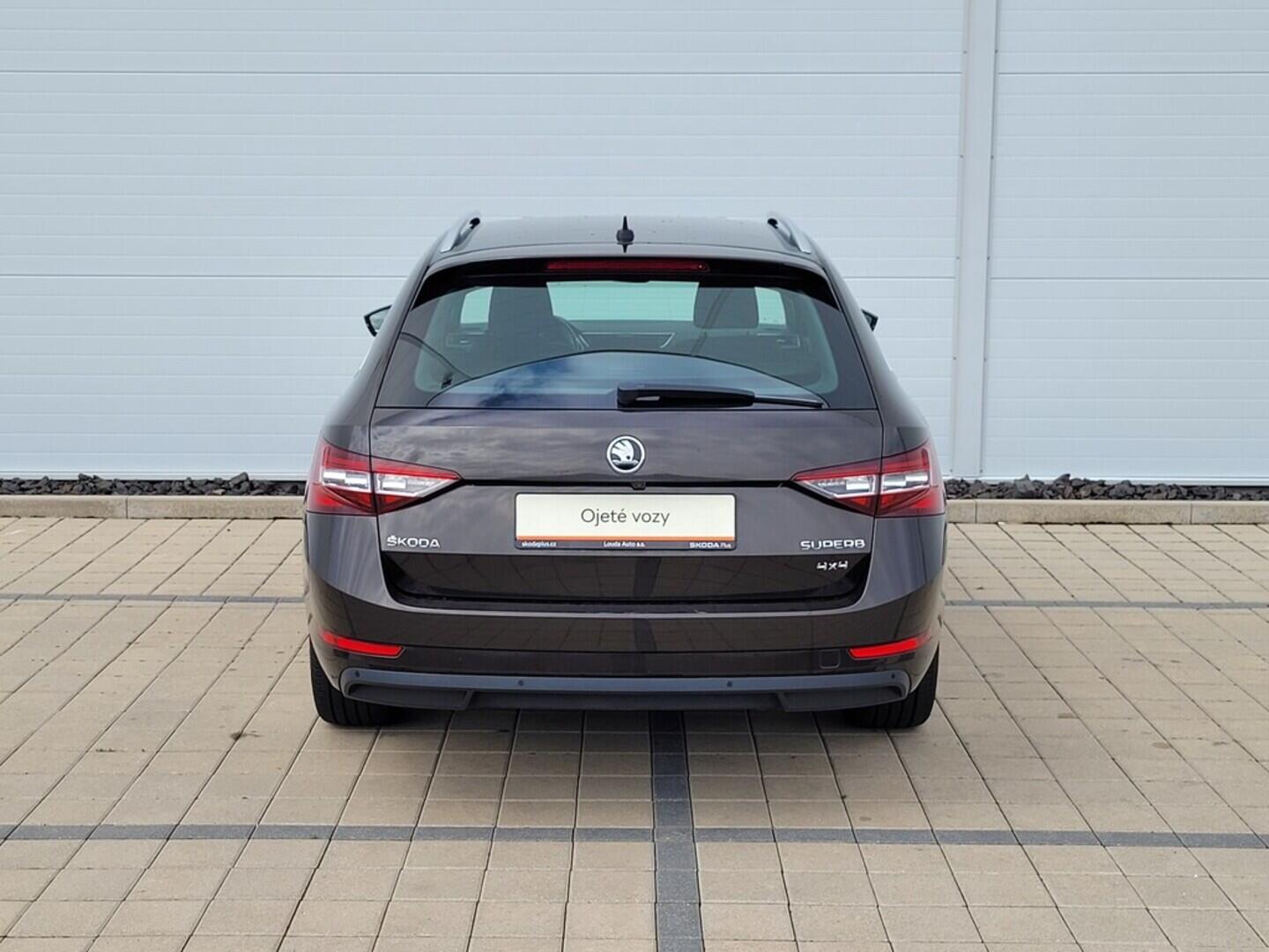 O619V07096_15.webp_SUPERB Style 2.0 TDI 140 kW automat, DPH