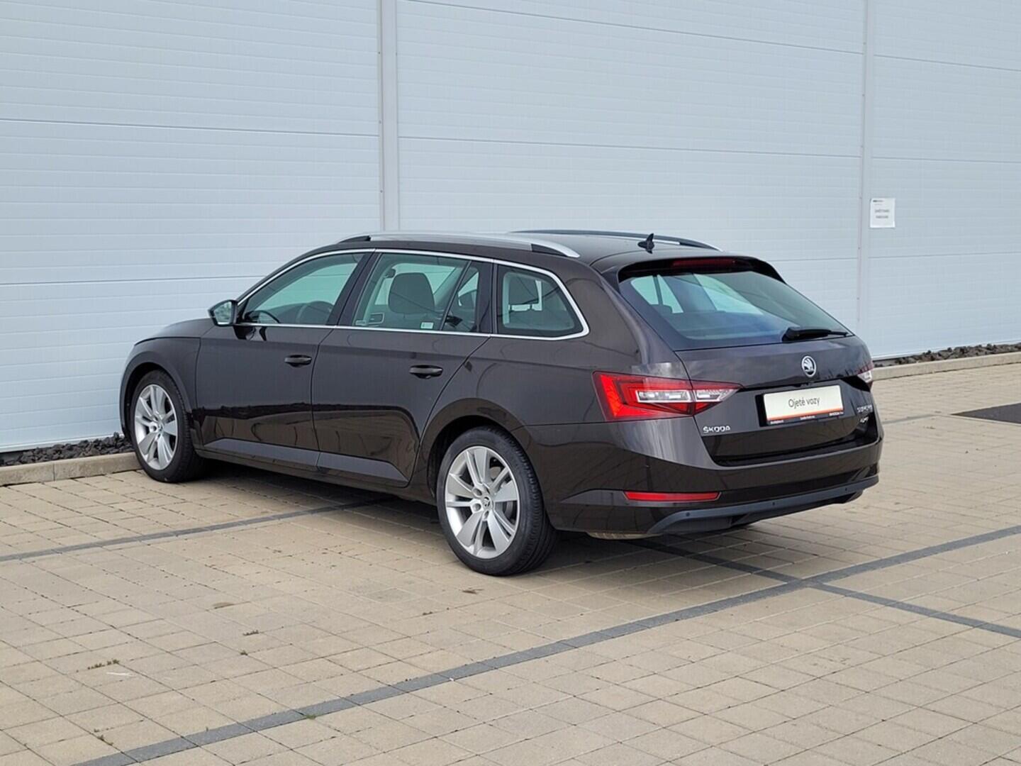 O619V07096_16.webp_SUPERB Style 2.0 TDI 140 kW automat, DPH