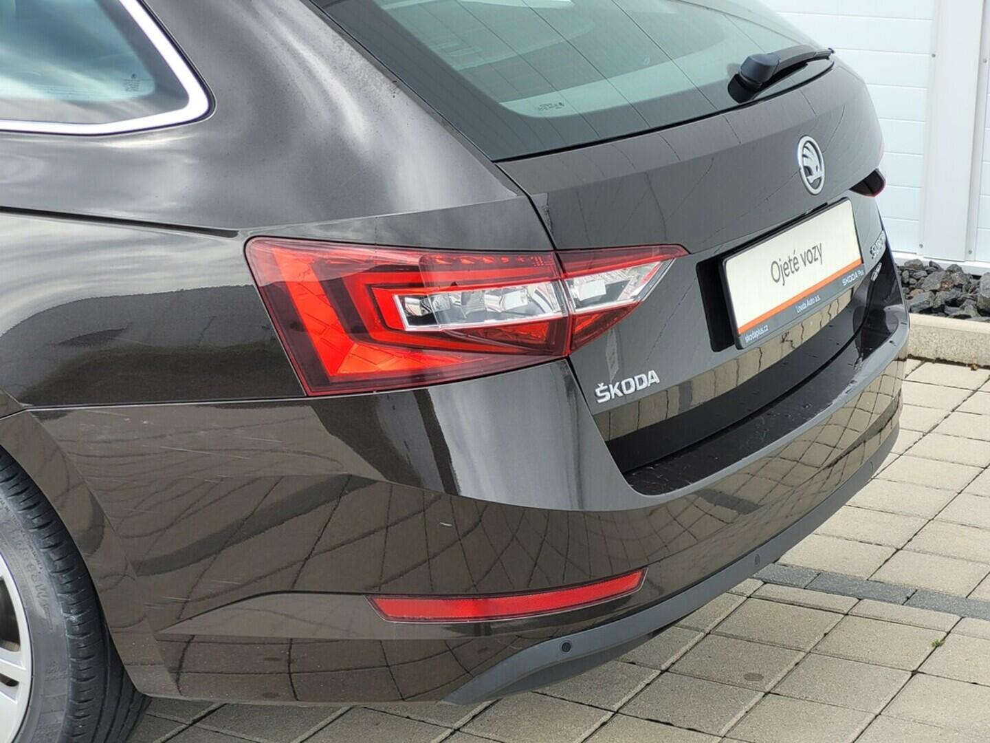 O619V07096_33.webp_SUPERB Style 2.0 TDI 140 kW automat, DPH