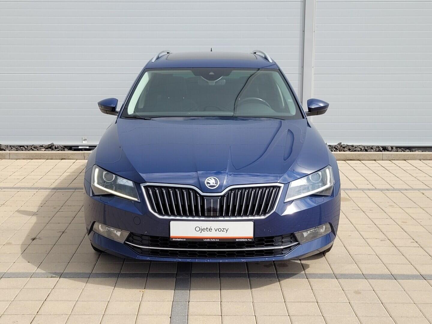 O619V07141_11.webp_SUPERB Style 2.0 TDI 110 kW manuál
