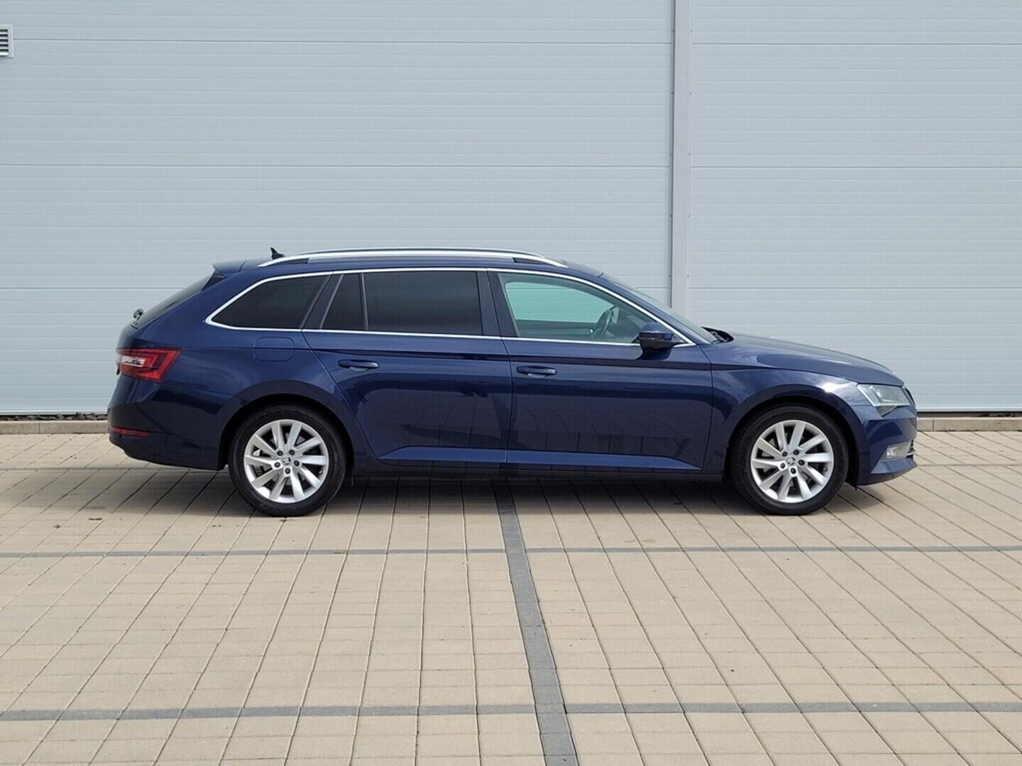 O619V07141_13.webp_SUPERB Style 2.0 TDI 110 kW manuál