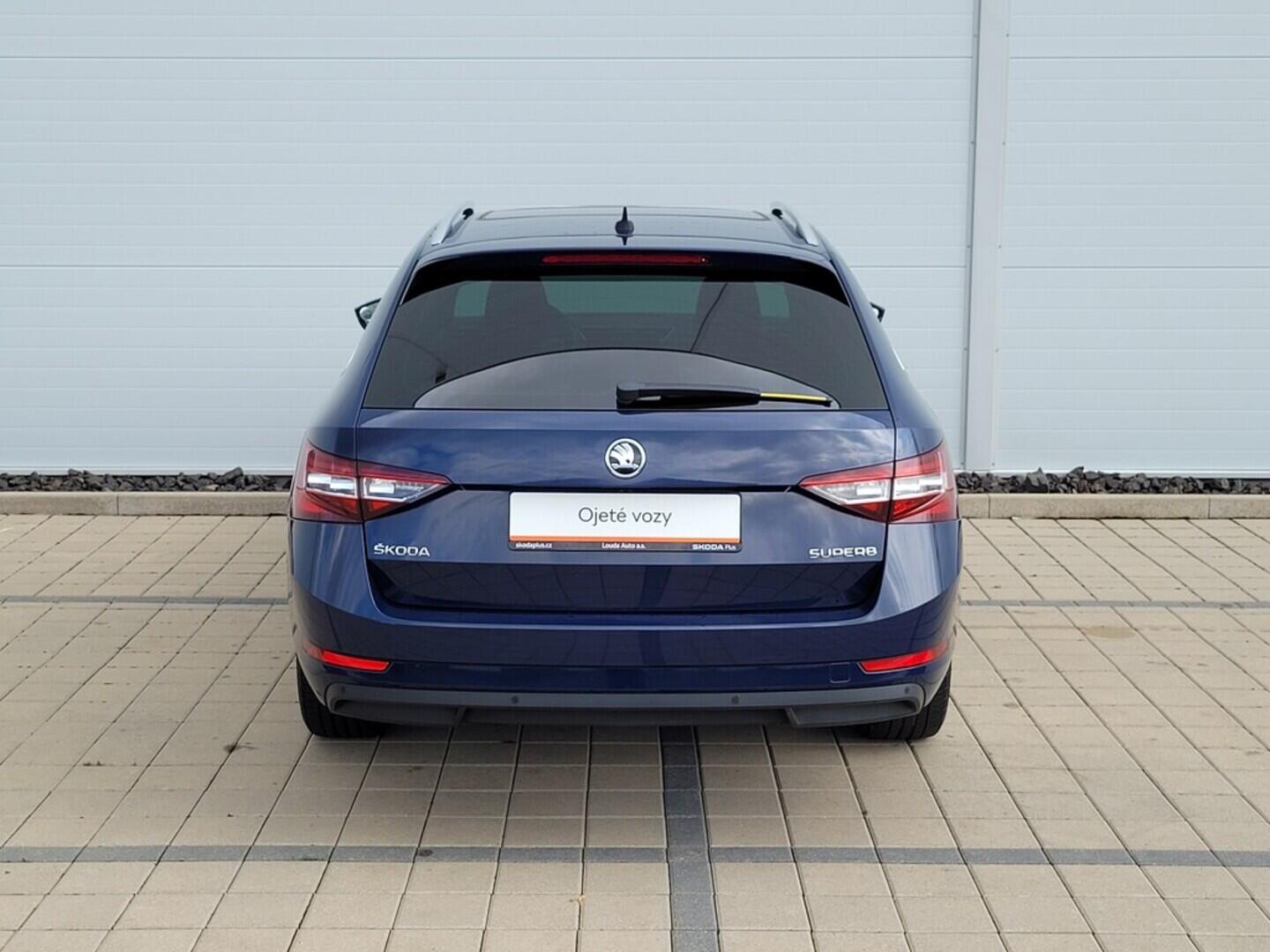 O619V07141_15.webp_SUPERB Style 2.0 TDI 110 kW manuál