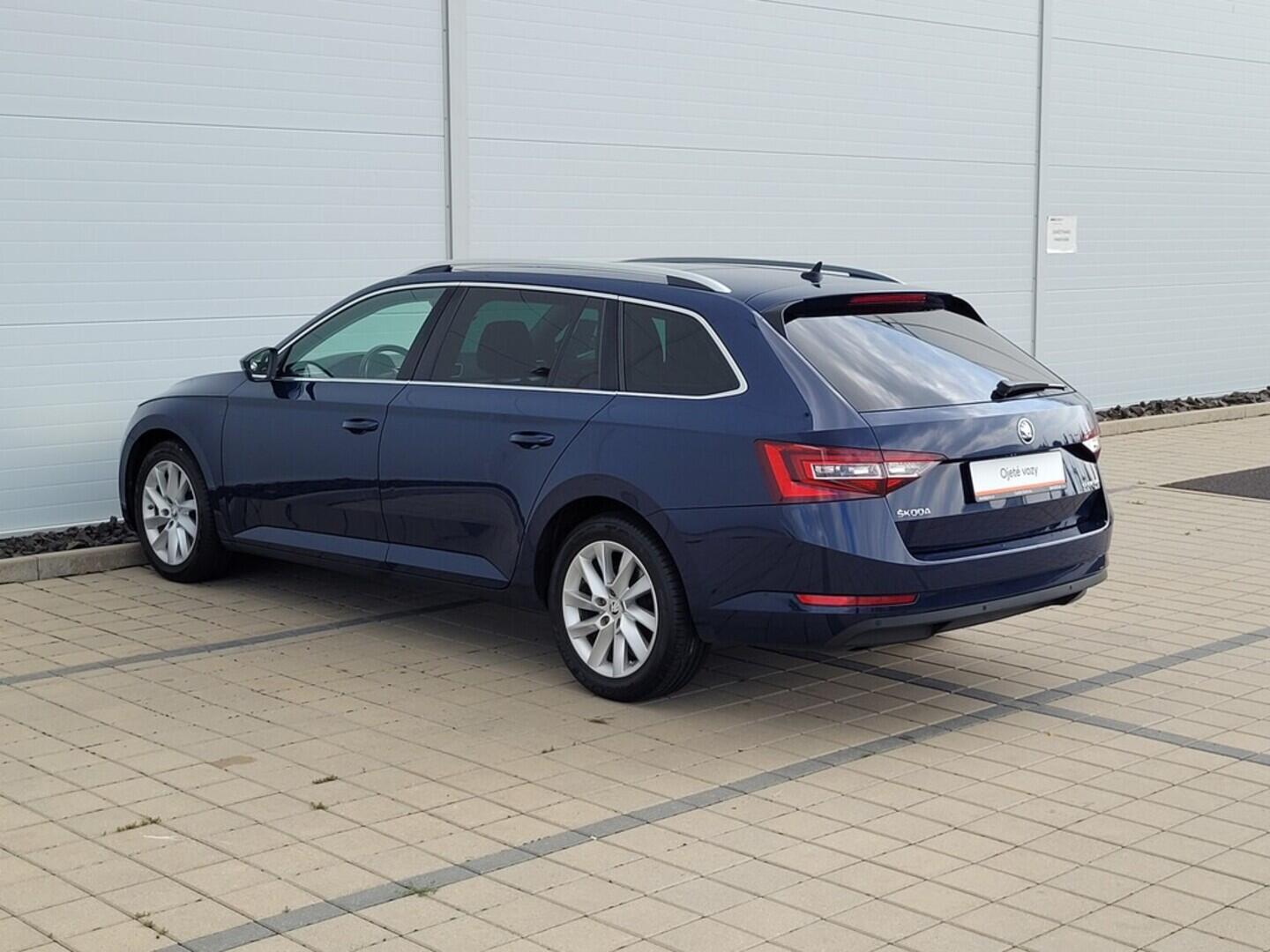 O619V07141_16.webp_SUPERB Style 2.0 TDI 110 kW manuál