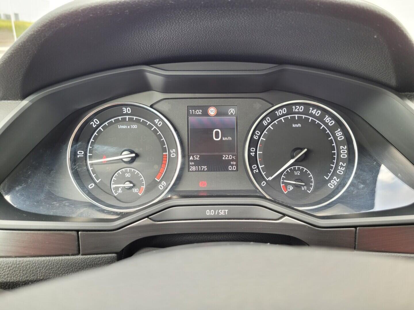 O619V07141_19.webp_SUPERB Style 2.0 TDI 110 kW manuál