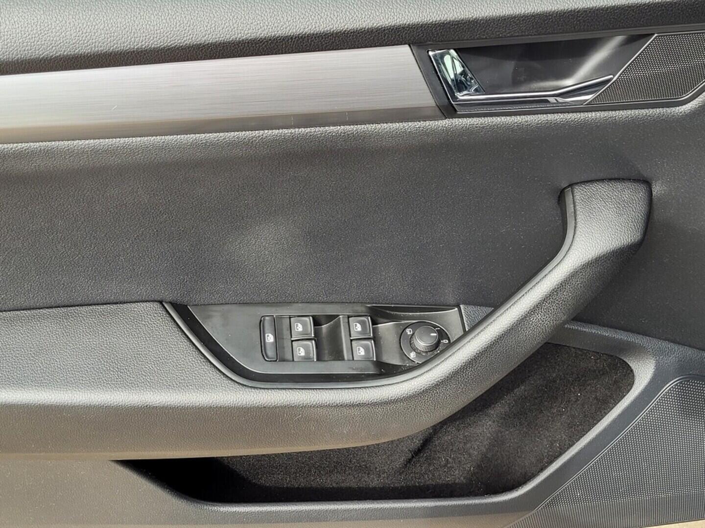 O619V07141_35.webp_SUPERB Style 2.0 TDI 110 kW manuál