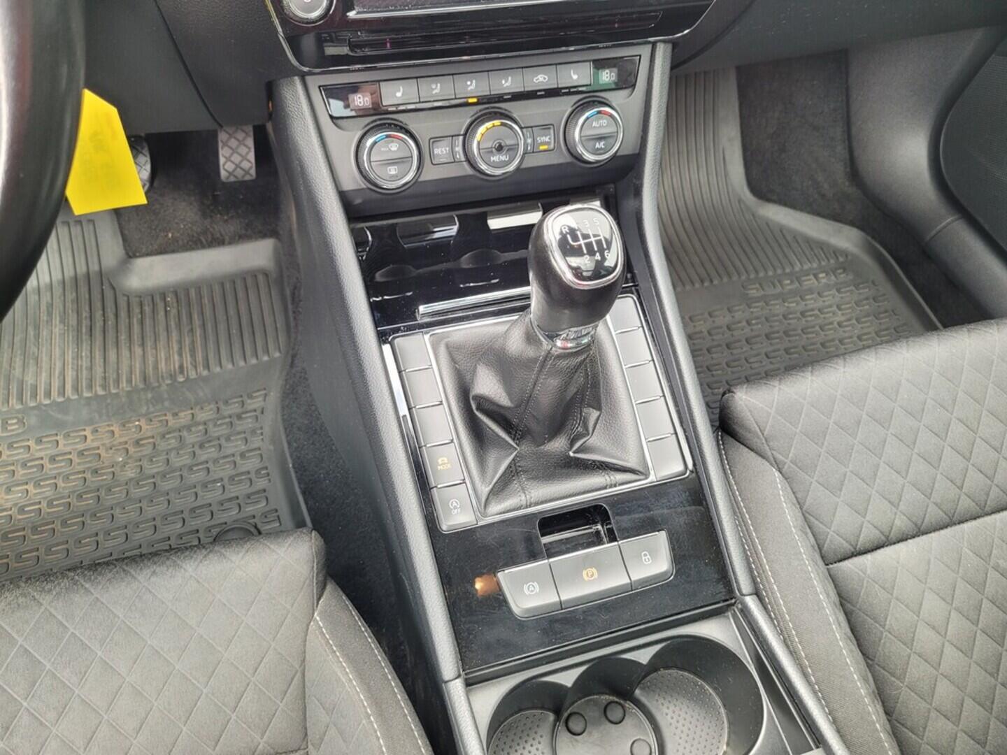 O619V07141_39.webp_SUPERB Style 2.0 TDI 110 kW manuál