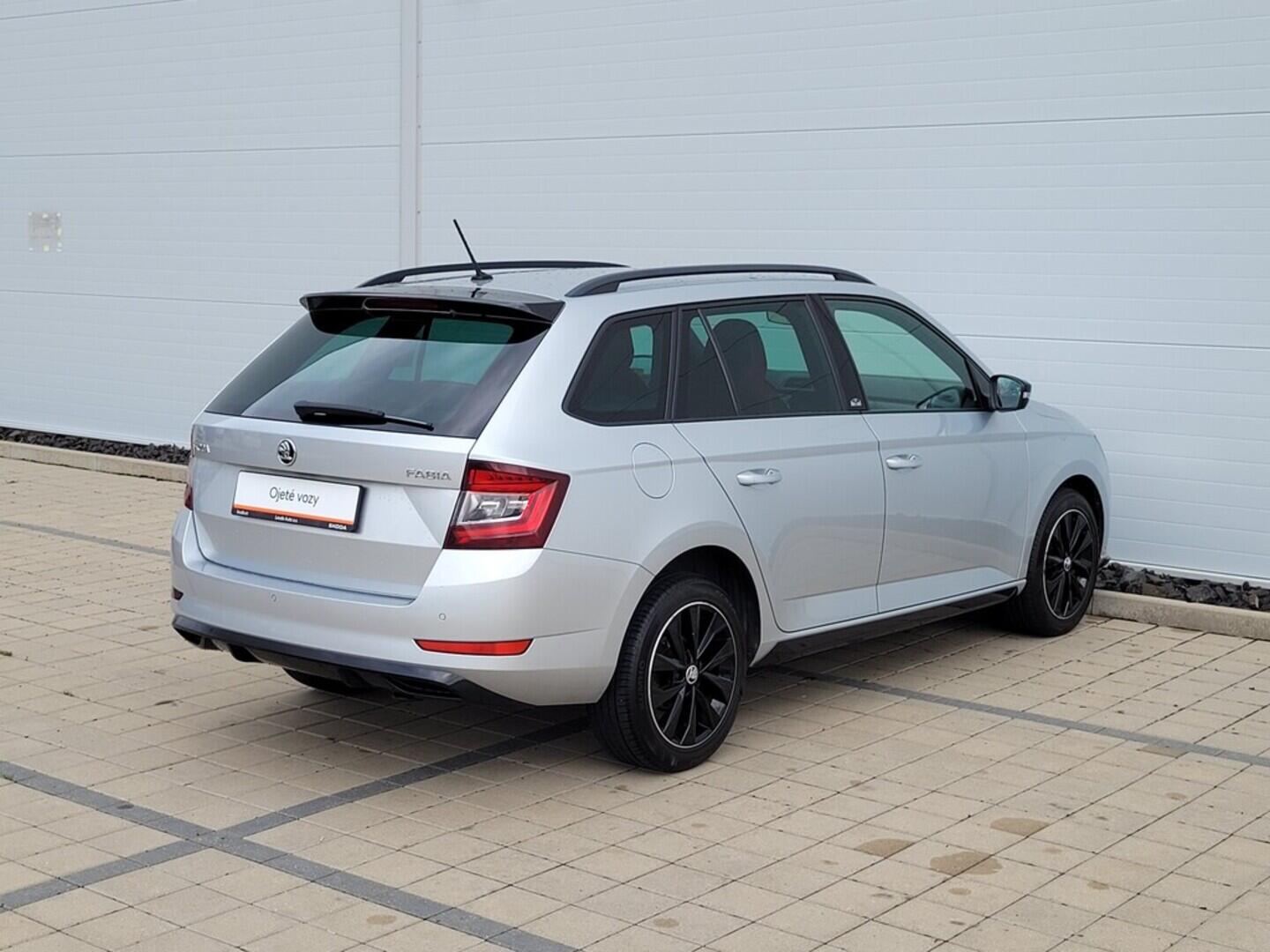 O619V07145_14.webp_FABIA Monte Carlo 1.0 TSI 70 kW manuál, DPH