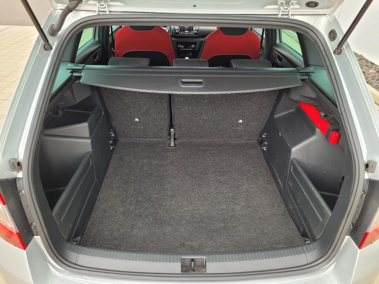 O619V07145_21.webp_FABIA Monte Carlo 1.0 TSI 70 kW manuál, DPH