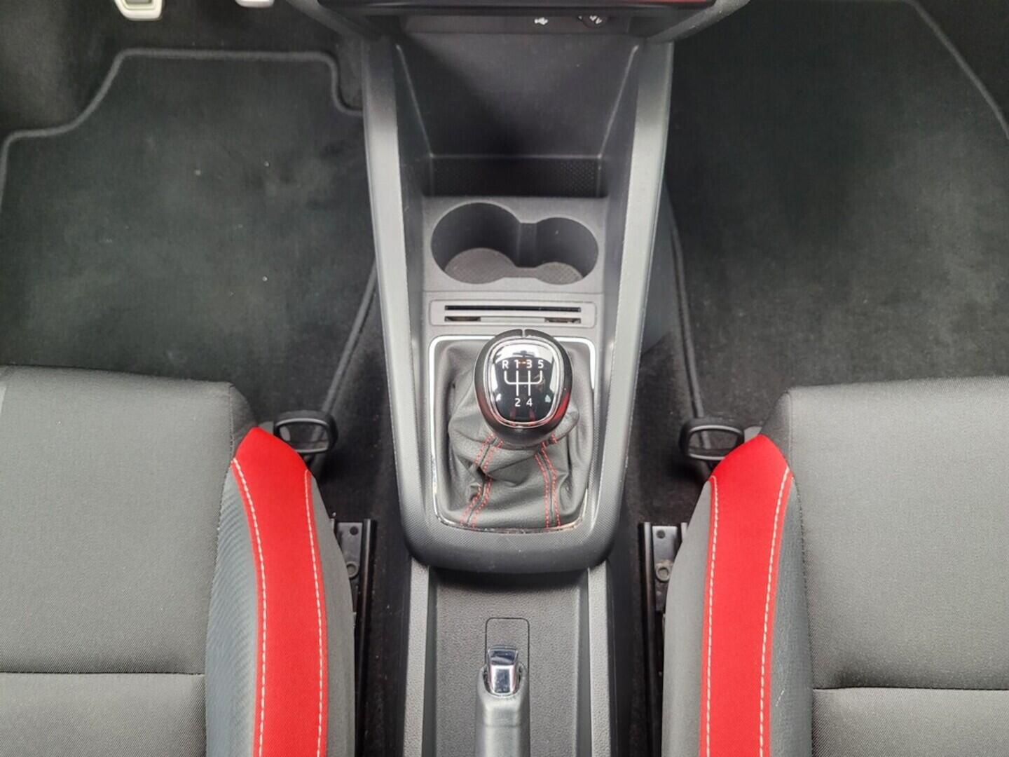 O619V07145_24.webp_FABIA Monte Carlo 1.0 TSI 70 kW manuál, DPH