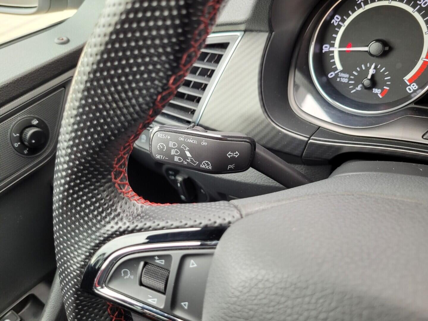 O619V07145_25.webp_FABIA Monte Carlo 1.0 TSI 70 kW manuál, DPH