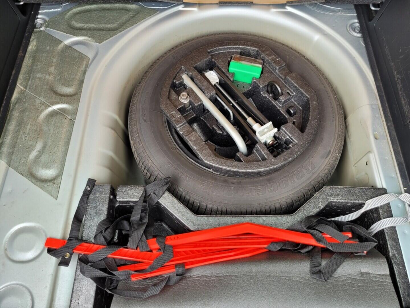 O619V07145_32.webp_FABIA Monte Carlo 1.0 TSI 70 kW manuál, DPH