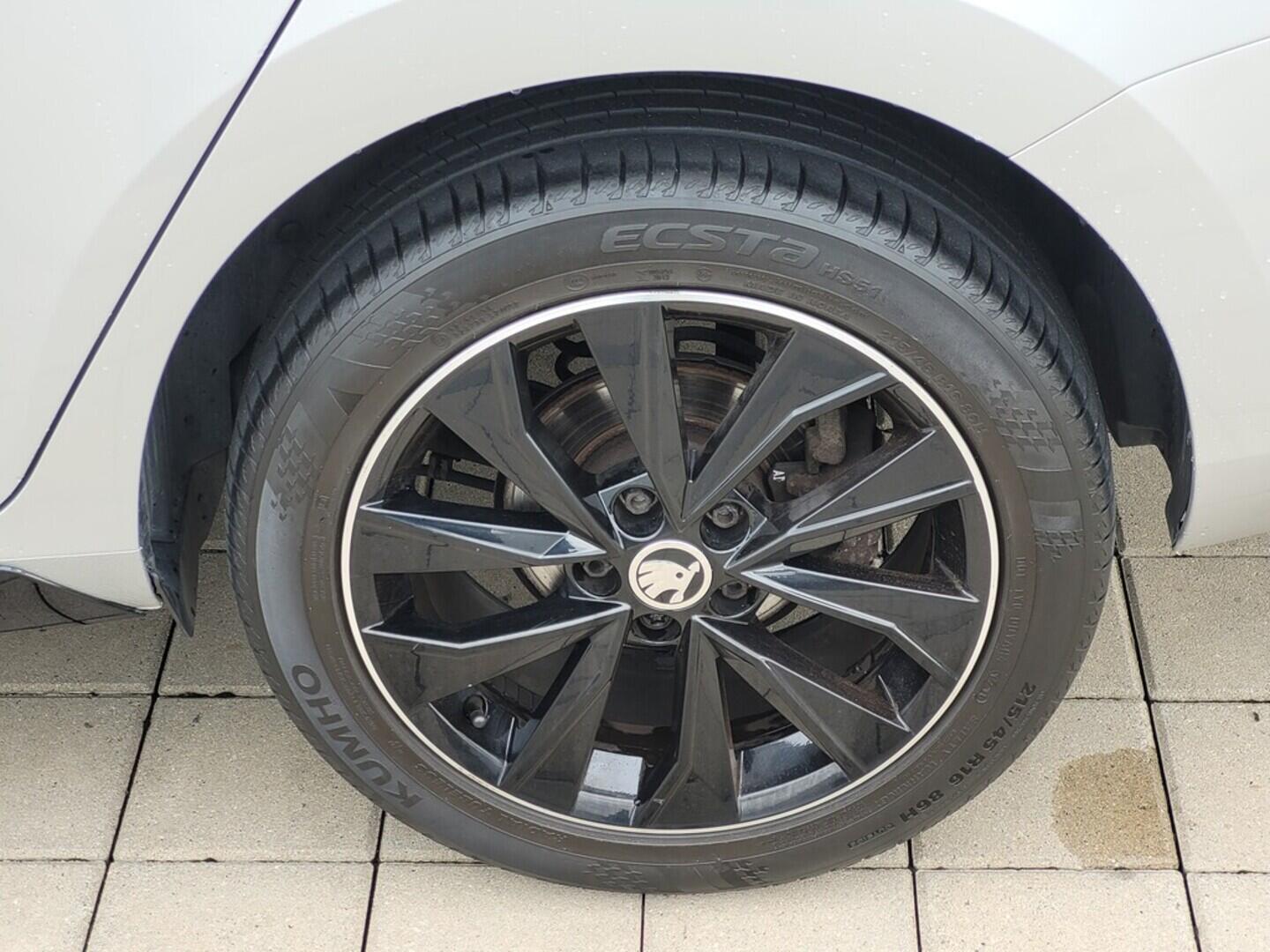 O619V07145_34.webp_FABIA Monte Carlo 1.0 TSI 70 kW manuál, DPH