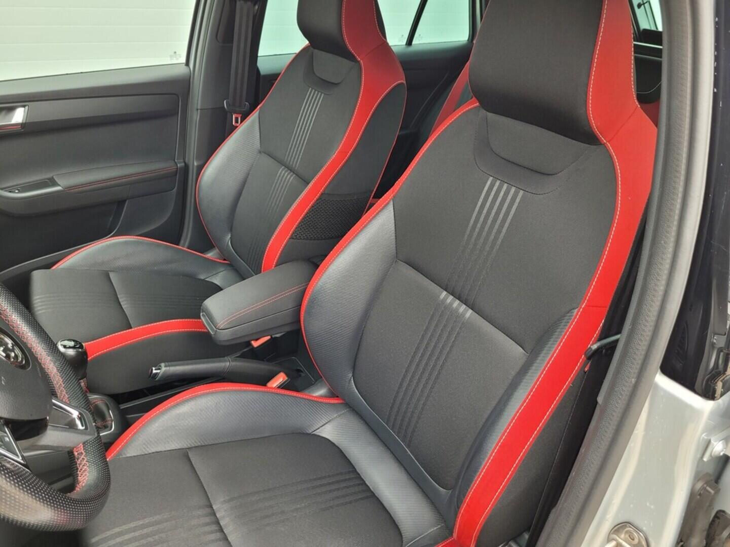 O619V07145_39.webp_FABIA Monte Carlo 1.0 TSI 70 kW manuál, DPH