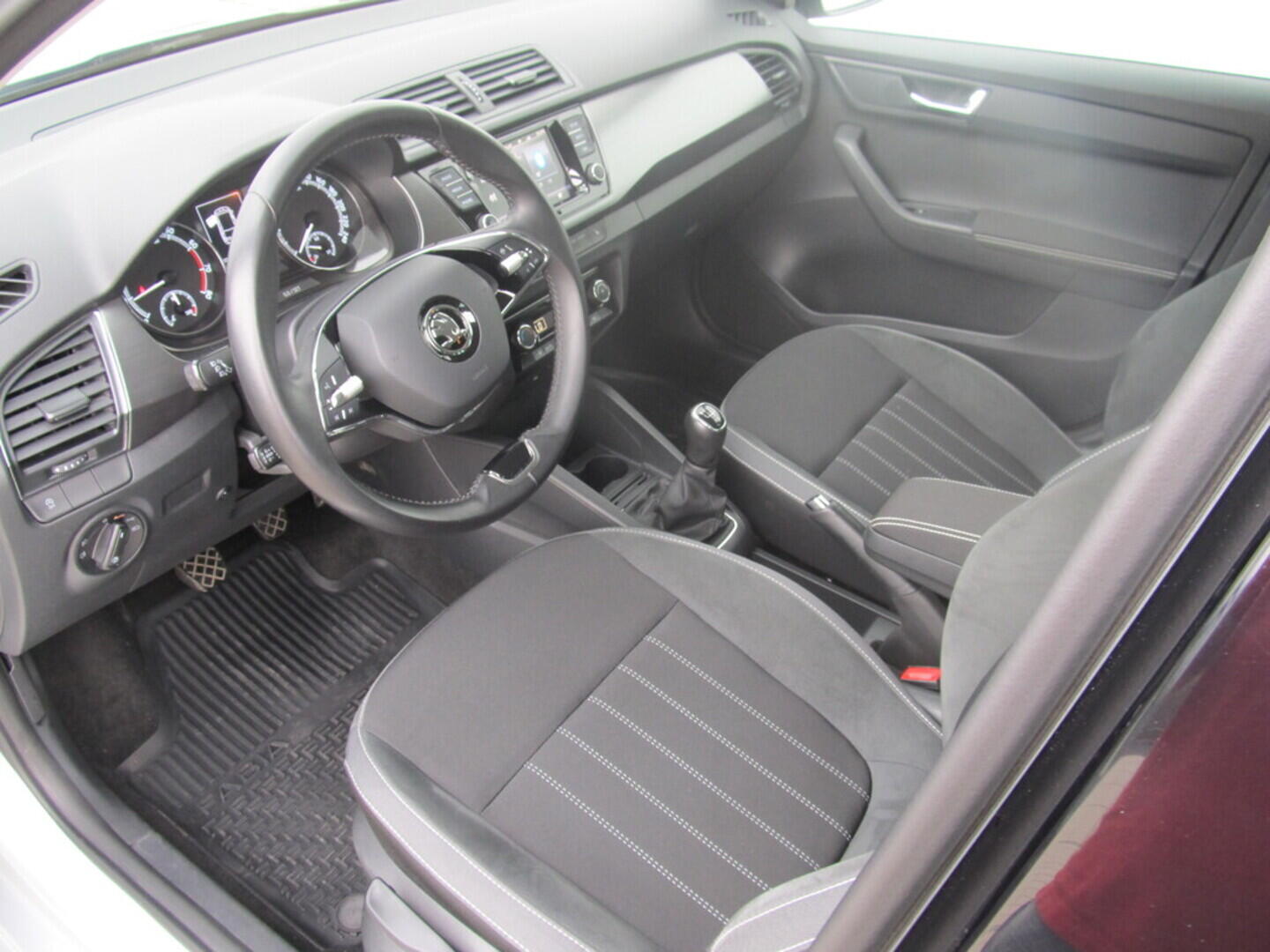 O619V07146_20.webp_FABIA Style Plus 1.0 TSI 70 kW manuál, DPH