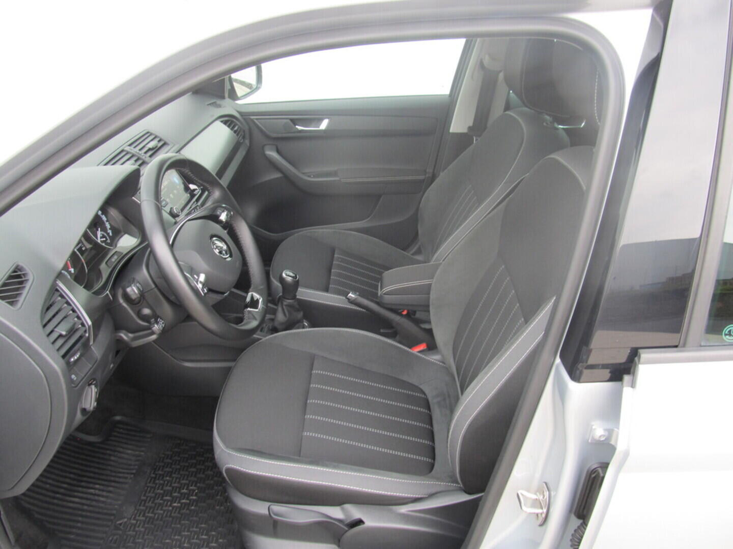 O619V07146_21.webp_FABIA Style Plus 1.0 TSI 70 kW manuál, DPH