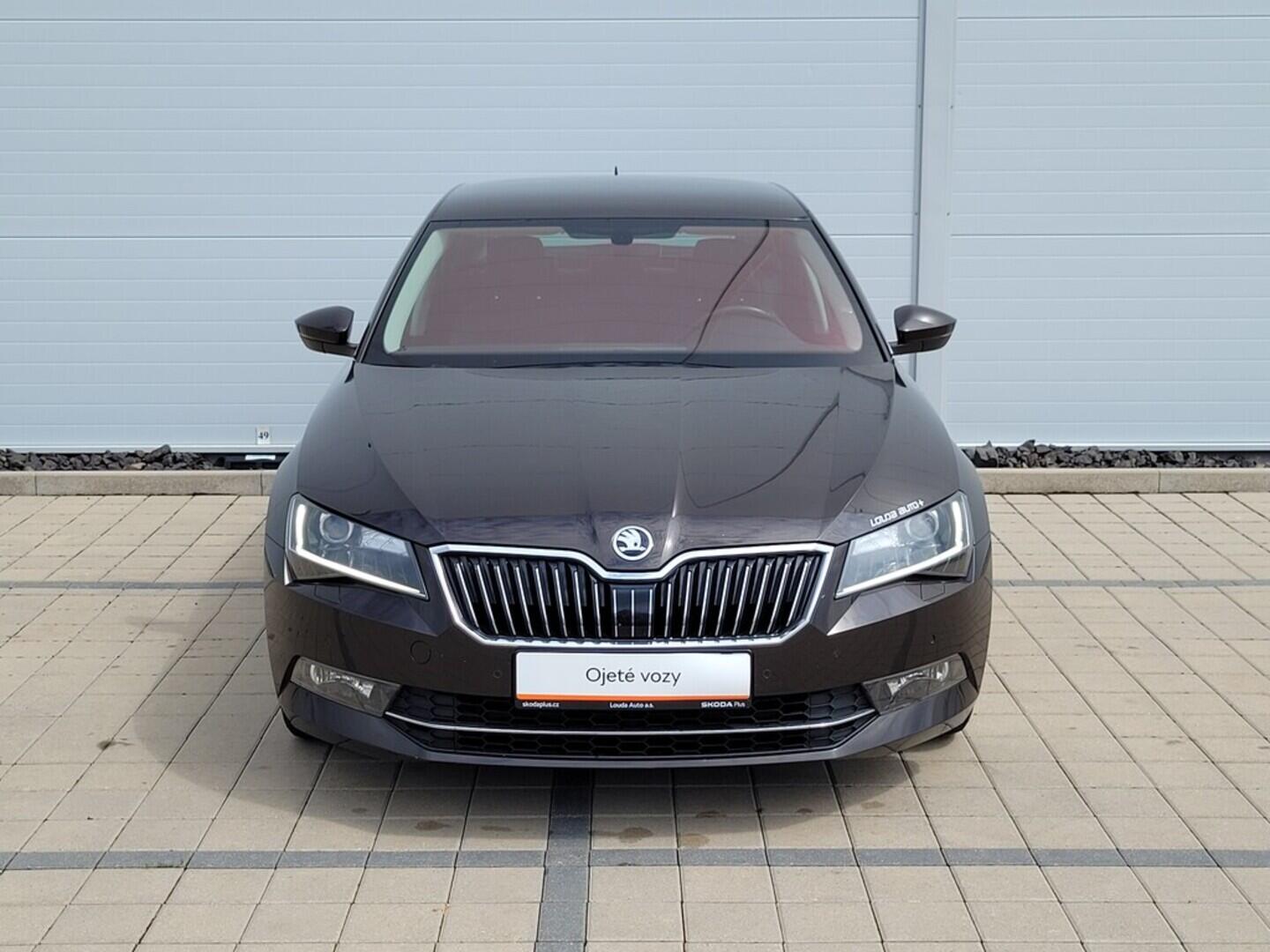 O619V07149_11.webp_SUPERB Style 2.0 TDI 110 kW manuál
