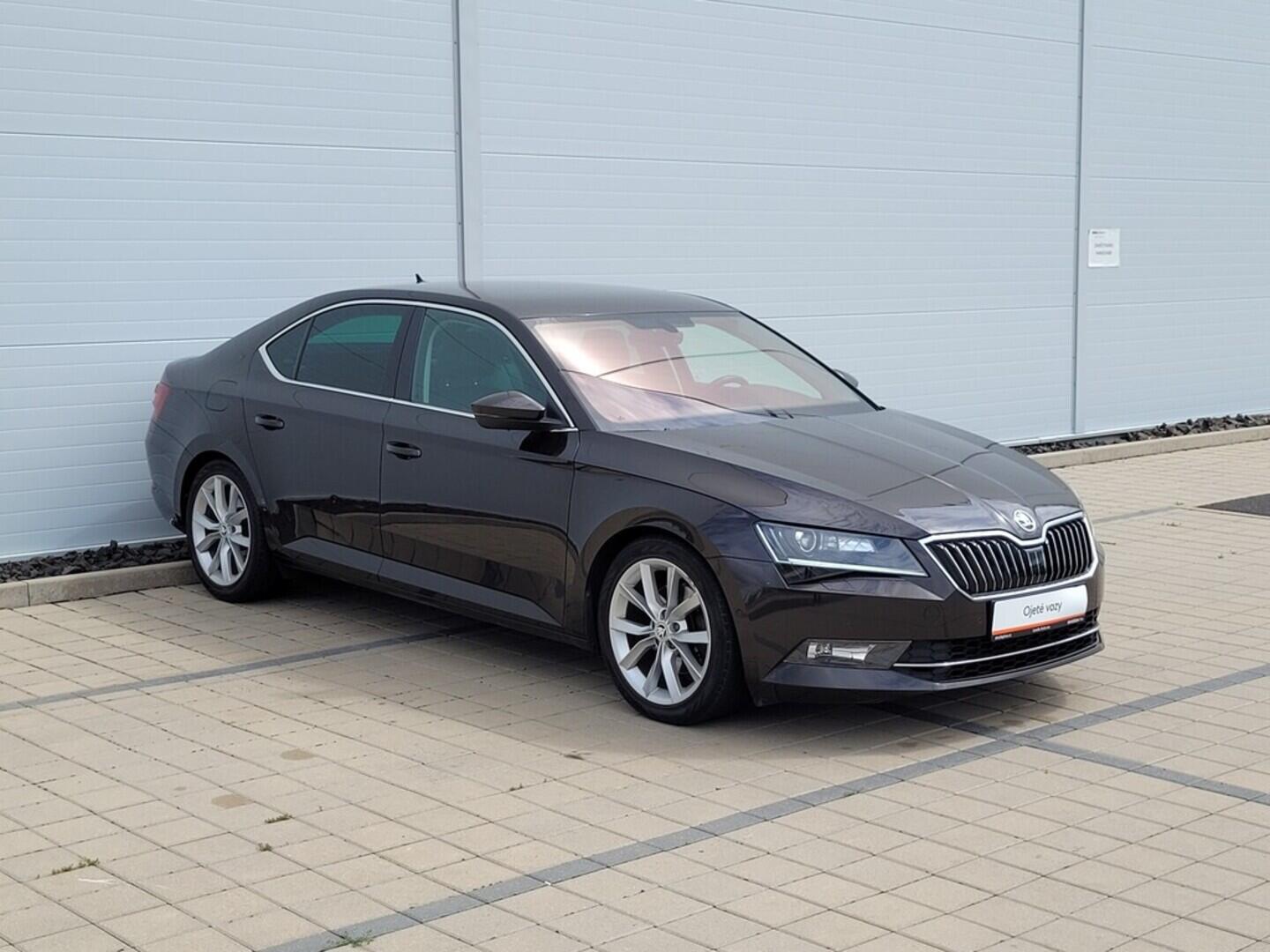 O619V07149_12.webp_SUPERB Style 2.0 TDI 110 kW manuál