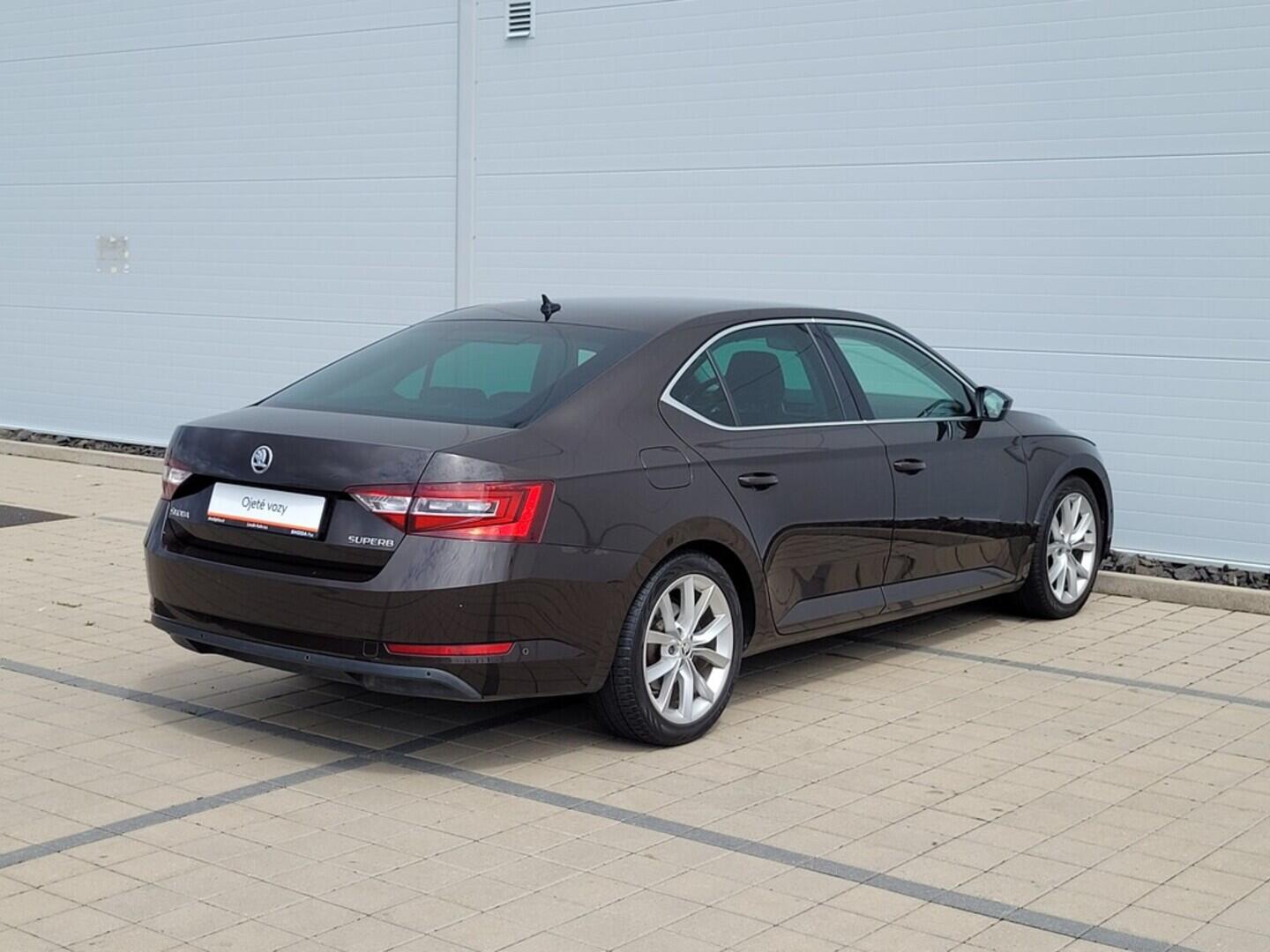O619V07149_14.webp_SUPERB Style 2.0 TDI 110 kW manuál