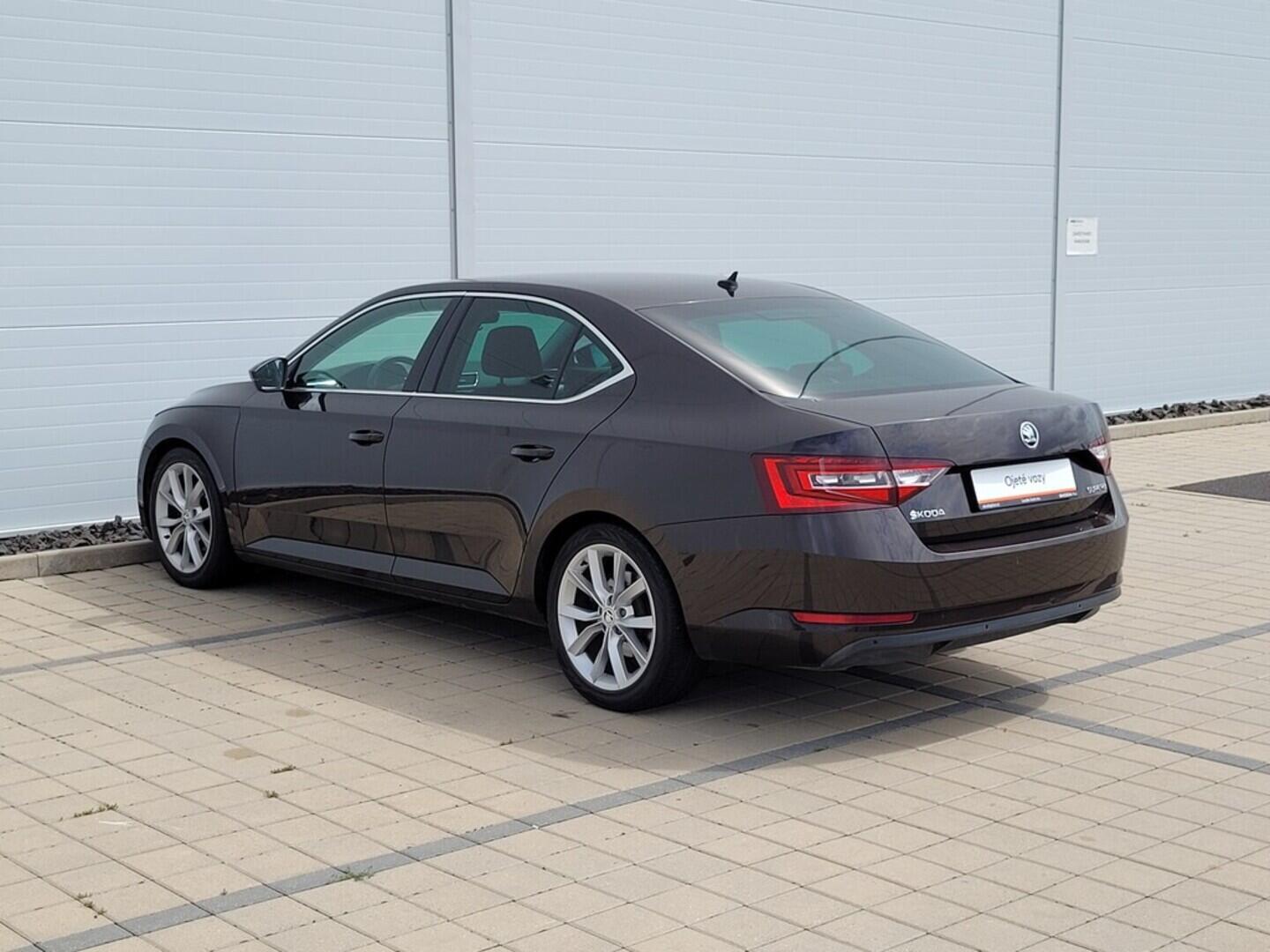 O619V07149_16.webp_SUPERB Style 2.0 TDI 110 kW manuál