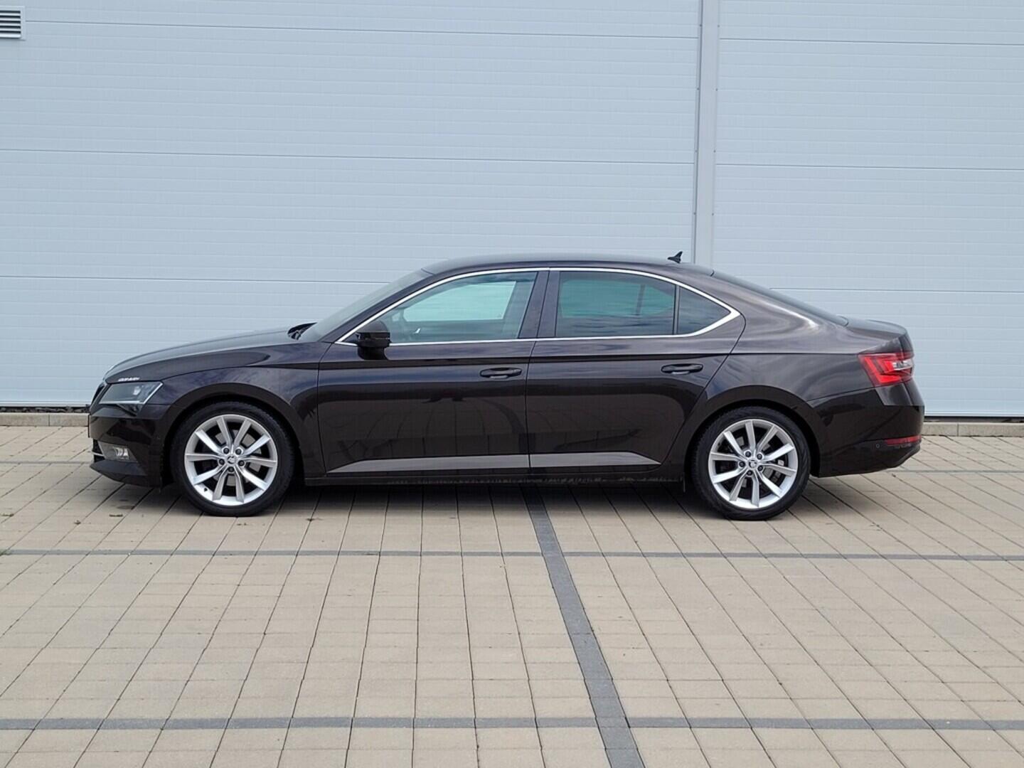 O619V07149_17.webp_SUPERB Style 2.0 TDI 110 kW manuál