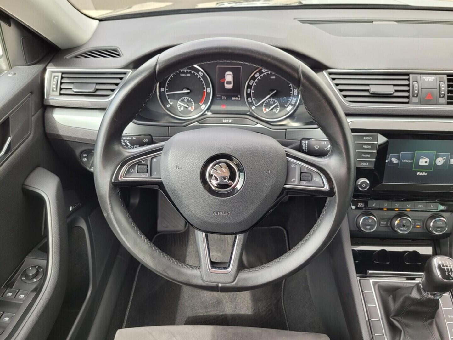 O619V07149_20.webp_SUPERB Style 2.0 TDI 110 kW manuál